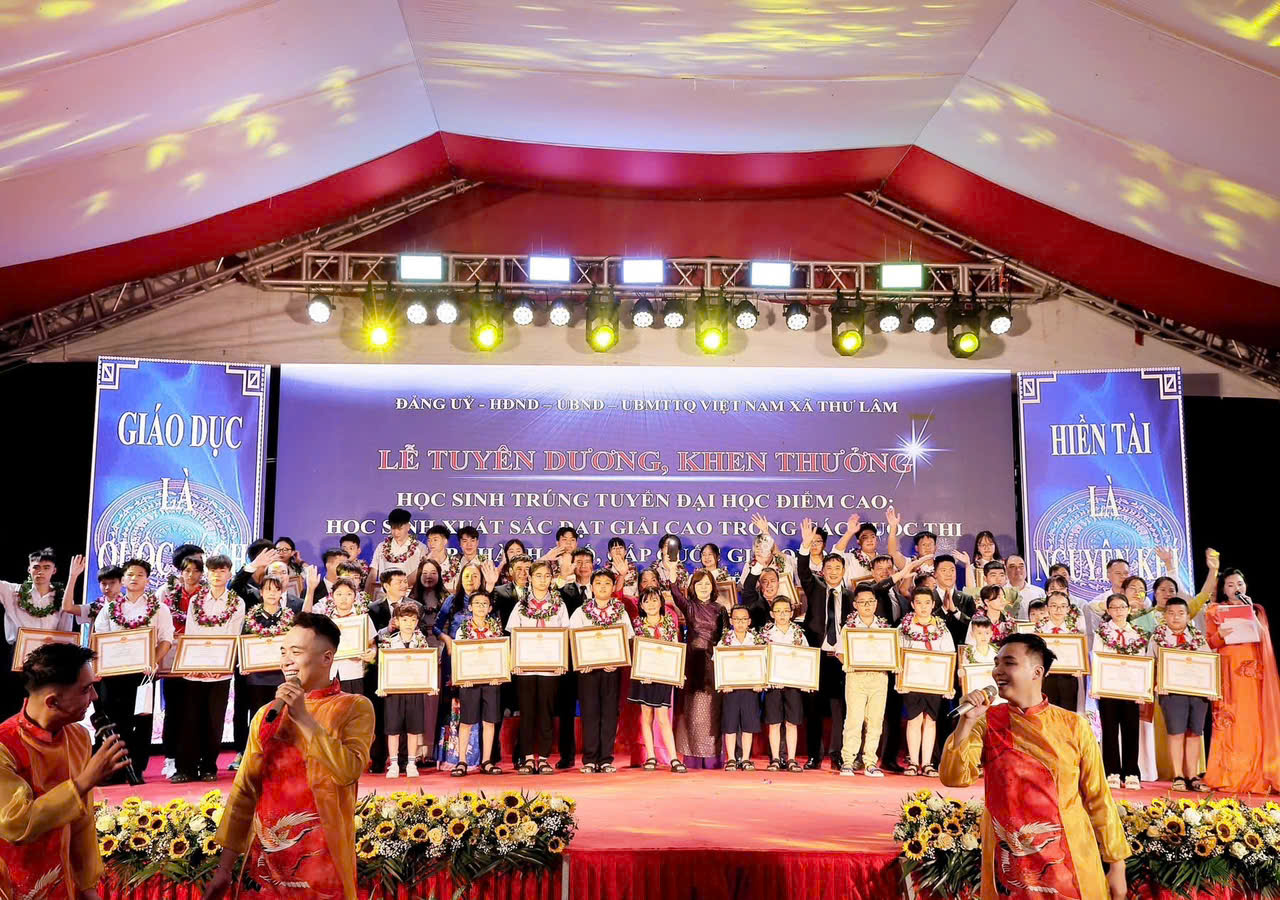 Các xã vùng ven Hà Nội lung linh trong đêm hội Trung thu- Ảnh 11.