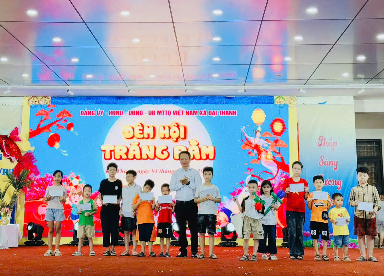 Các xã vùng ven Hà Nội lung linh trong đêm hội Trung thu- Ảnh 13.