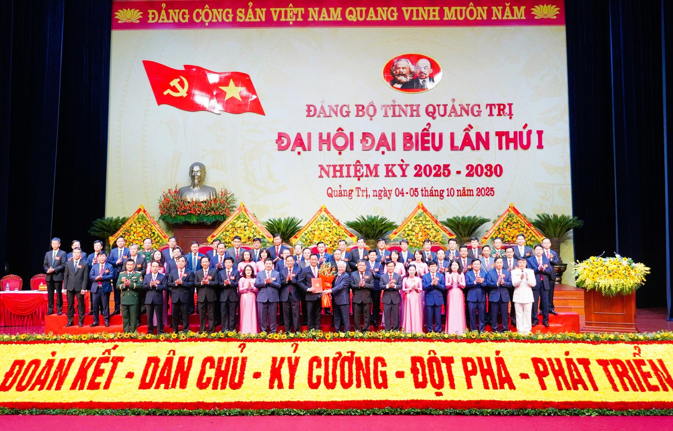 Ông Lê Ngọc Quang giữ chức Bí thư Tỉnh ủy Quảng Trị nhiệm kỳ 2025-2030- Ảnh 1.