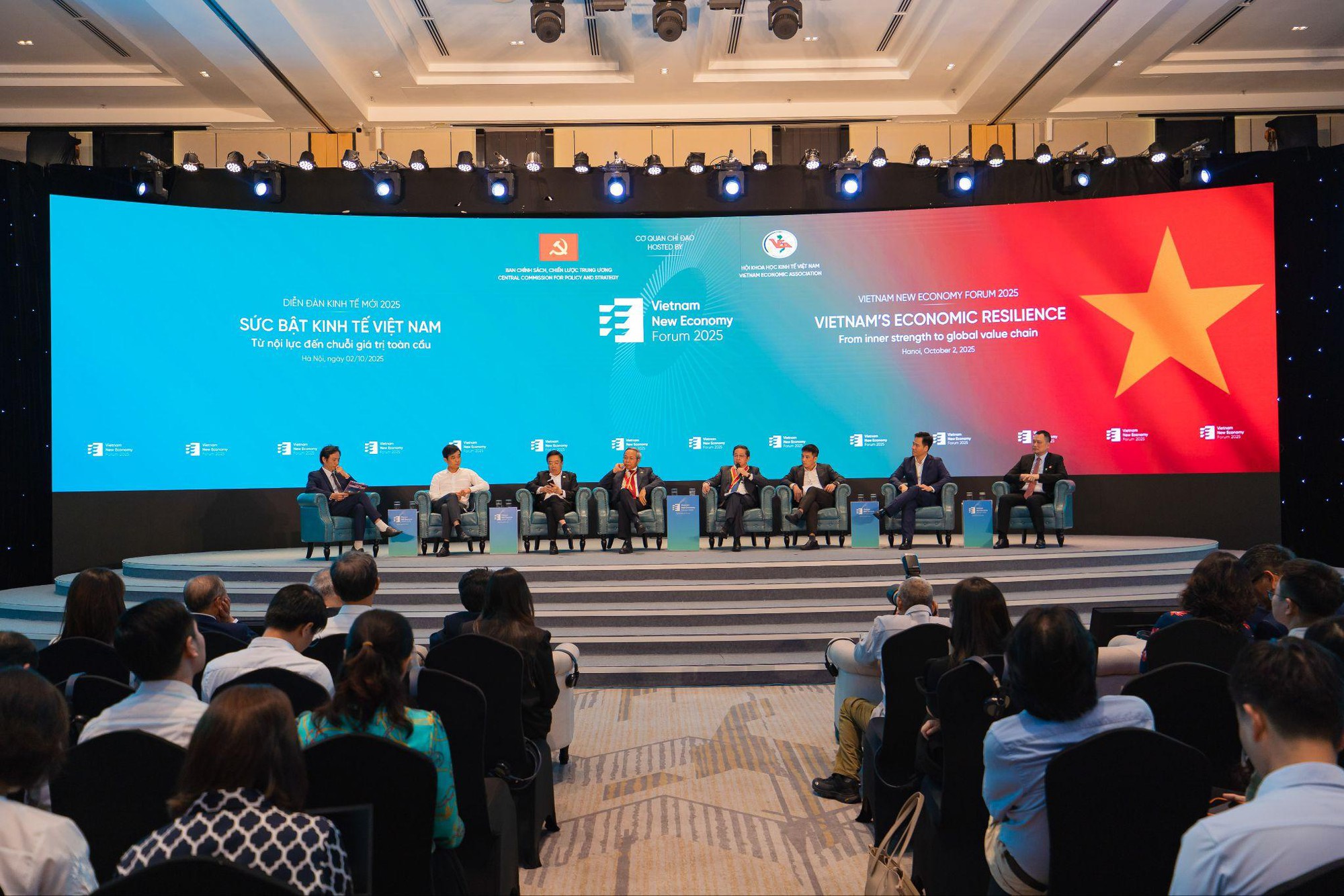 Long Châu được vinh danh “Top 10 thương hiệu tăng trưởng ấn tượng” 2025- Ảnh 1. Long Châu được vinh danh “Top 10 thương hiệu tăng trưởng ấn tượng” 2025- Ảnh 1.