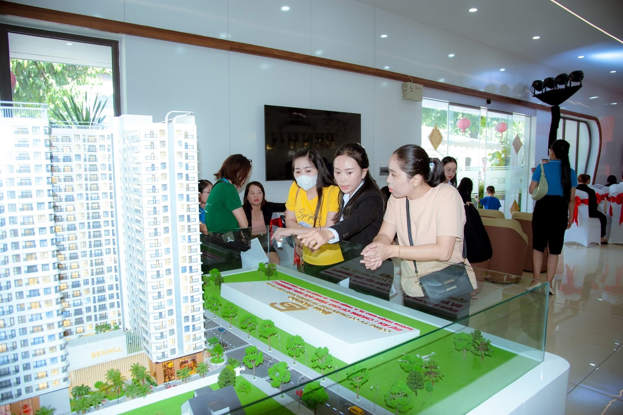 Cách nào phát triển nhà ở giá vừa túi tiền?- Ảnh 2. Cách nào phát triển nhà ở giá vừa túi tiền?- Ảnh 2.