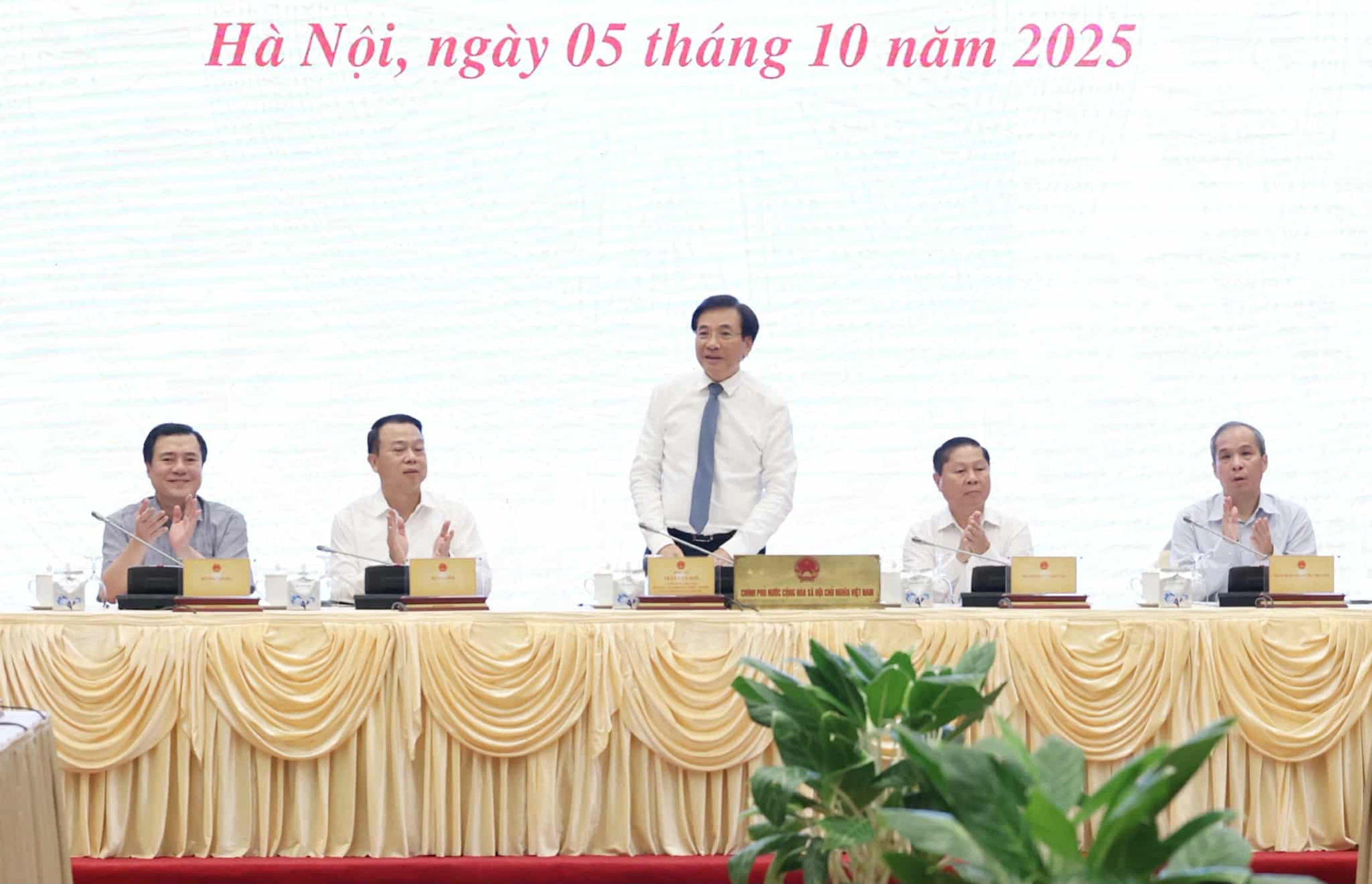 Cân bằng giữa tốc độ giải ngân đầu tư công và kiểm soát lạm phát ra sao?- Ảnh 1.