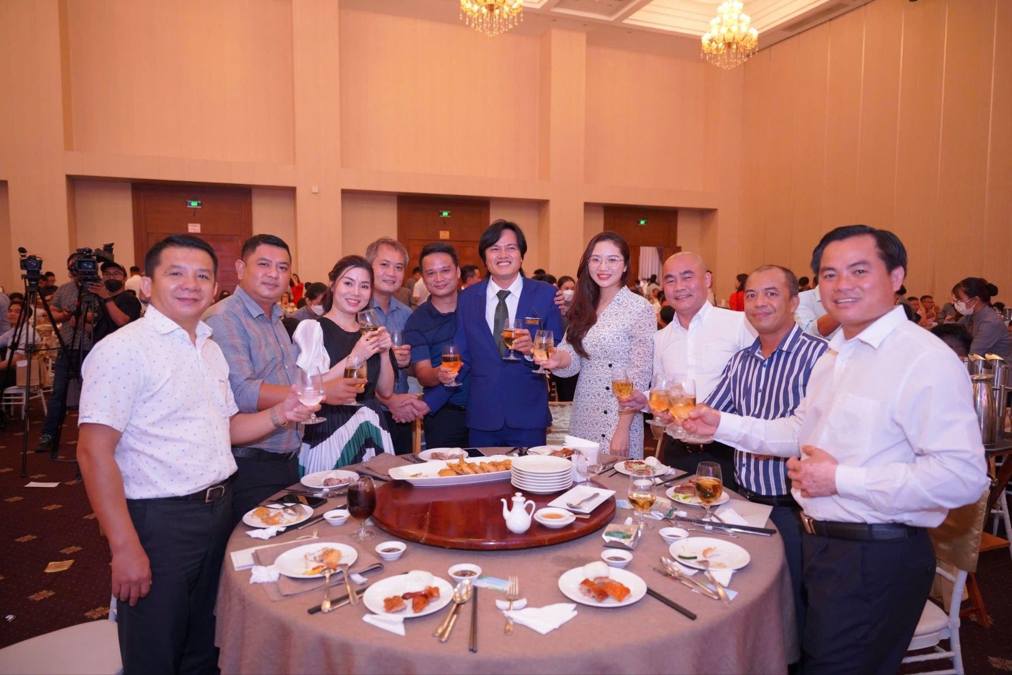 Giải Pickleball và Gala Dinner 2025: Điểm hẹn tri ân cộng đồng vật liệu xây dựng miền Nam- Ảnh 3. Giải Pickleball và Gala Dinner 2025: Điểm hẹn tri ân cộng đồng vật liệu xây dựng miền Nam- Ảnh 3.