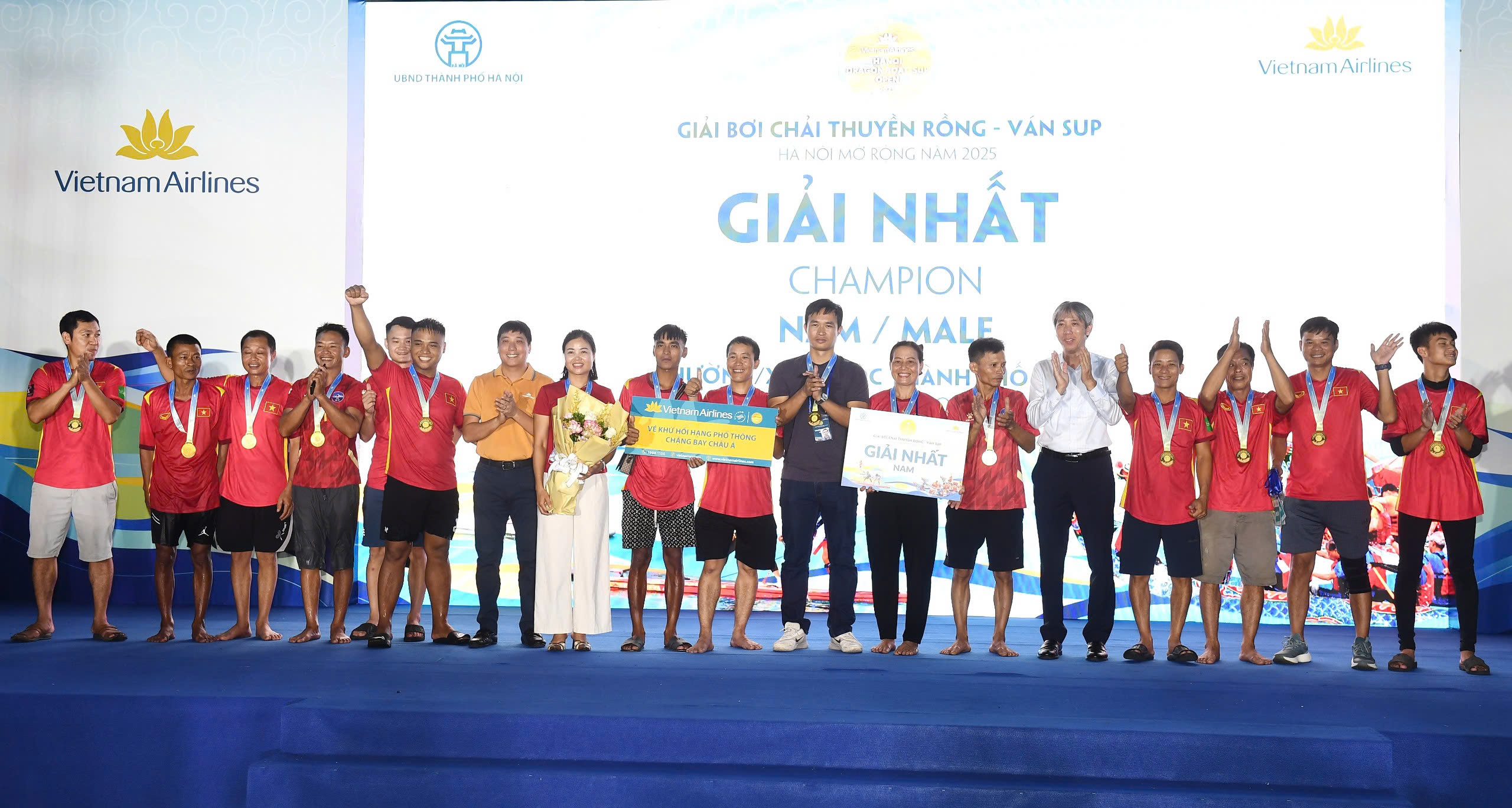 Hơn 400 VĐV tranh tài tại Giải Bơi chải Thuyền rồng - Ván SUP Hà Nội mở rộng năm 2025- Ảnh 15.