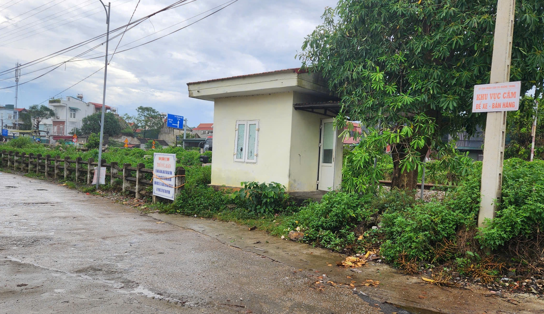 Thanh Hóa: Cấp xã quản lý, xử lý các hành vi lấn chiếm đất dành cho đường sắt- Ảnh 2.