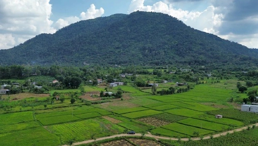 Đồng Nai thúc đẩy hai dự án du lịch sinh thái tại núi Chứa Chan và hồ Núi Le- Ảnh 1.