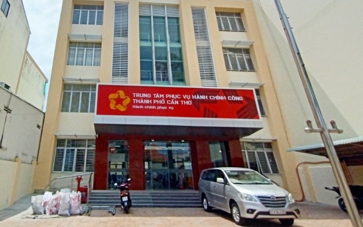 Cần Thơ bỏ lệ "đi đúng nơi mới xong việc"- Ảnh 4. Cần Thơ triển khai 48 thủ tục hành chính không phụ thuộc địa giới hành chính