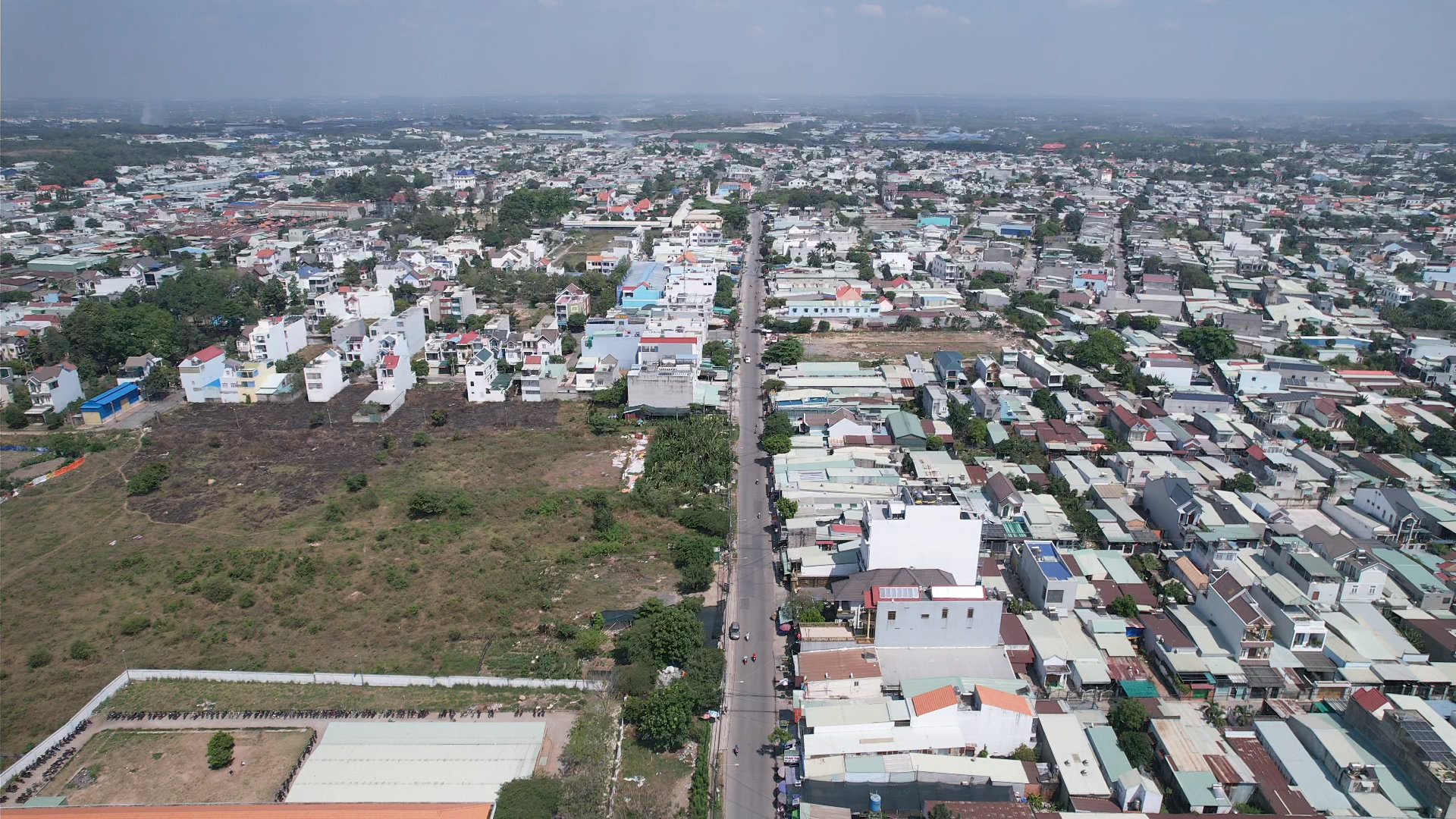 Đồng Nai: Trảng Dài thay áo mới, cấp sổ đỏ đồng loạt cho bà con, siết trật tự xây dựng- Ảnh 3.