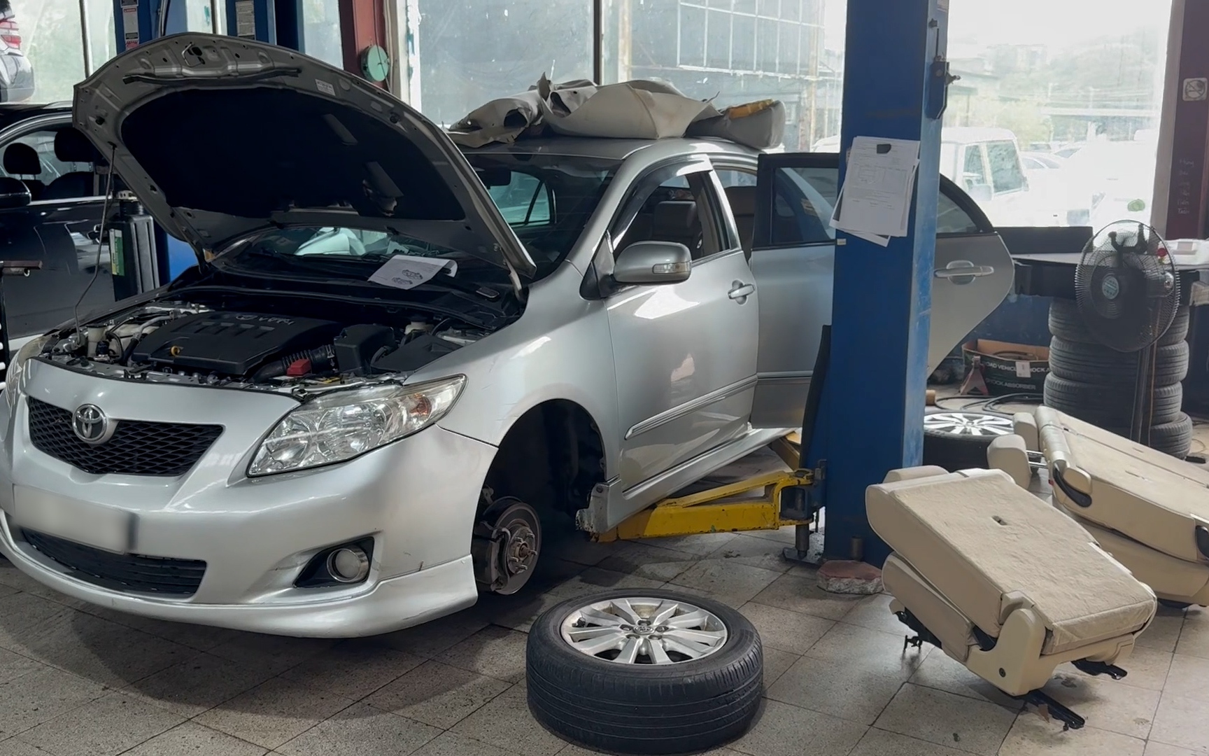 TalkShow: Ô tô bị ngập nước, thủy kích - Chủ xe cần làm gì?- Ảnh 4. Xe bị thủy kích sửa tốn trăm triệu, bán lại mất giá