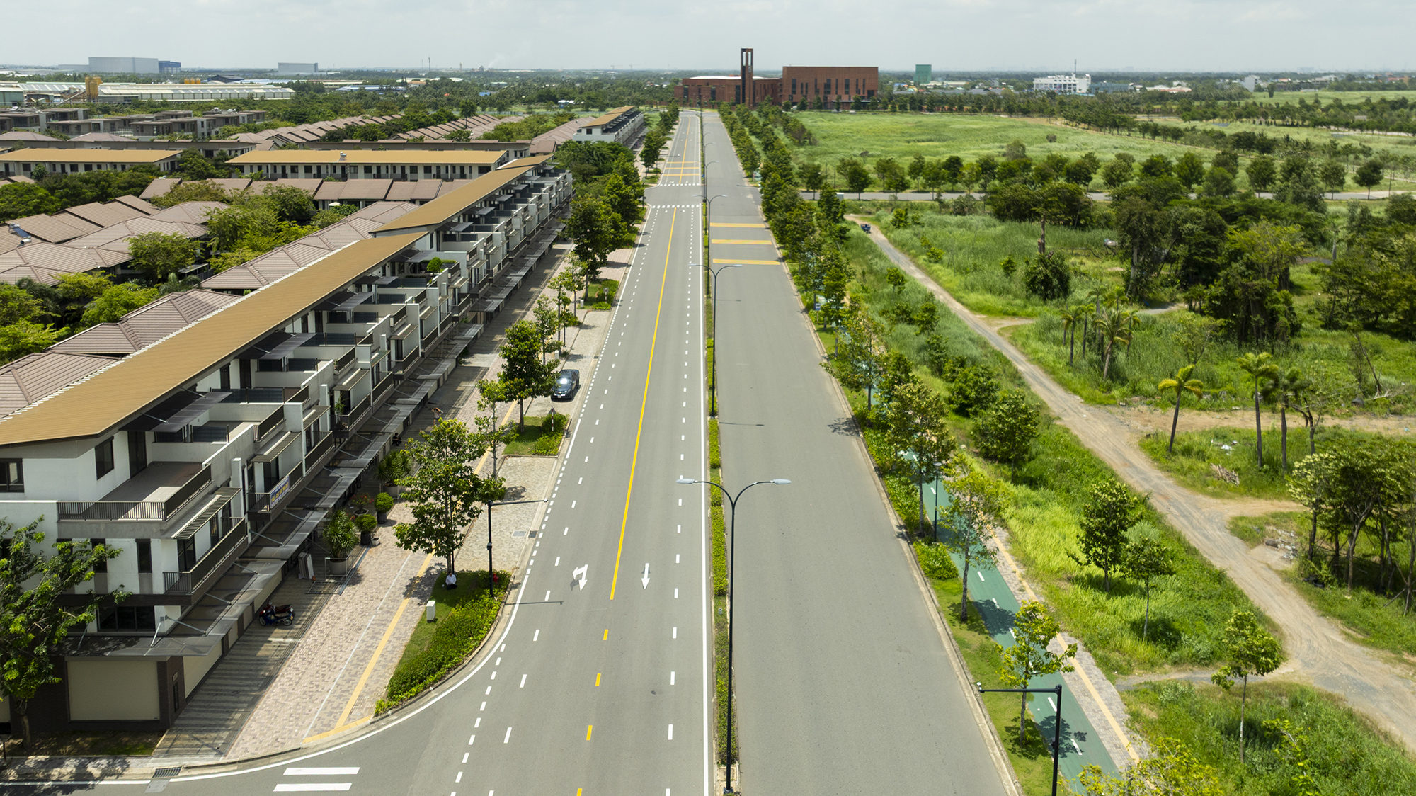 Giá nhà “trên trời”, vì sao vẫn lắm người mua?- Ảnh 2. Giá nhà “trên trời”, vì sao vẫn lắm người mua?- Ảnh 2.