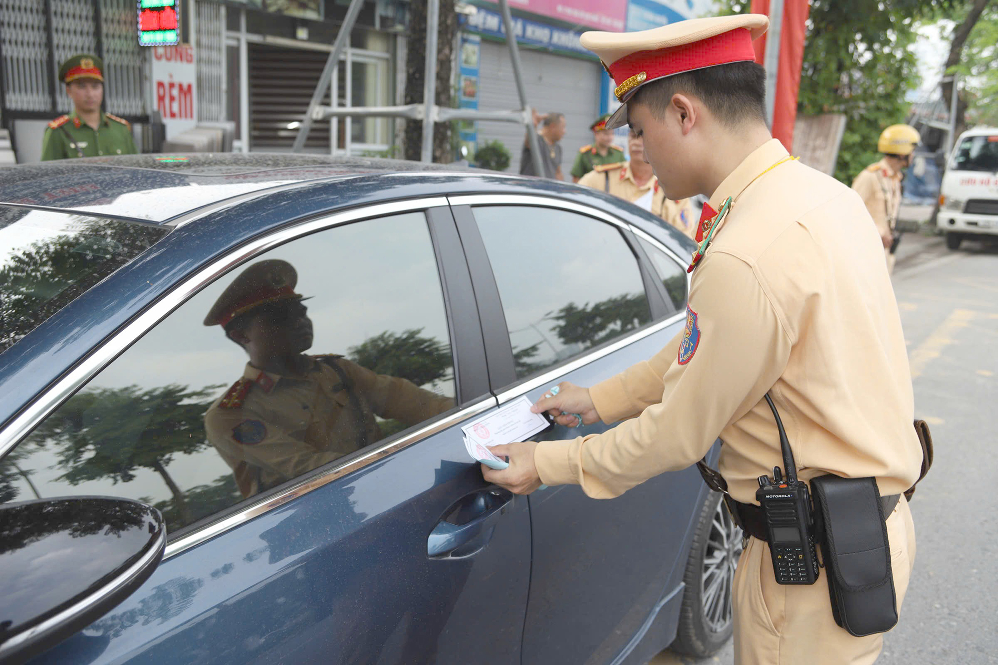 Cần lời giải tranh chấp chỗ đỗ xe trước nh&agrave; d&acirc;n- Ảnh 2.