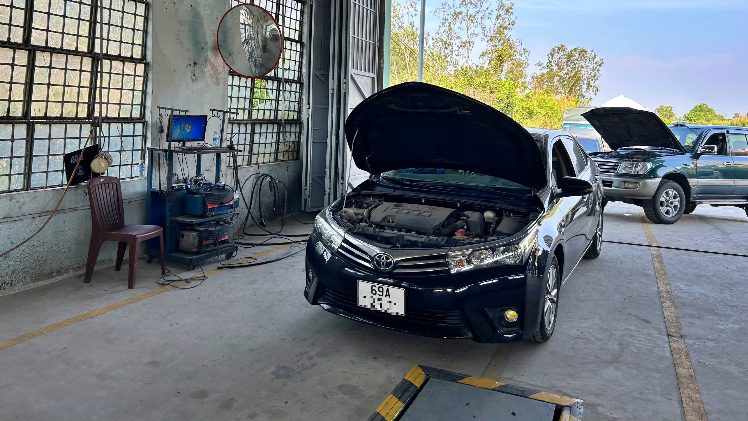 Cà Mau: Hơn 300 phương tiện không đạt chuẩn khí thải phải sửa chữa gì để qua kiểm định?- Ảnh 2.