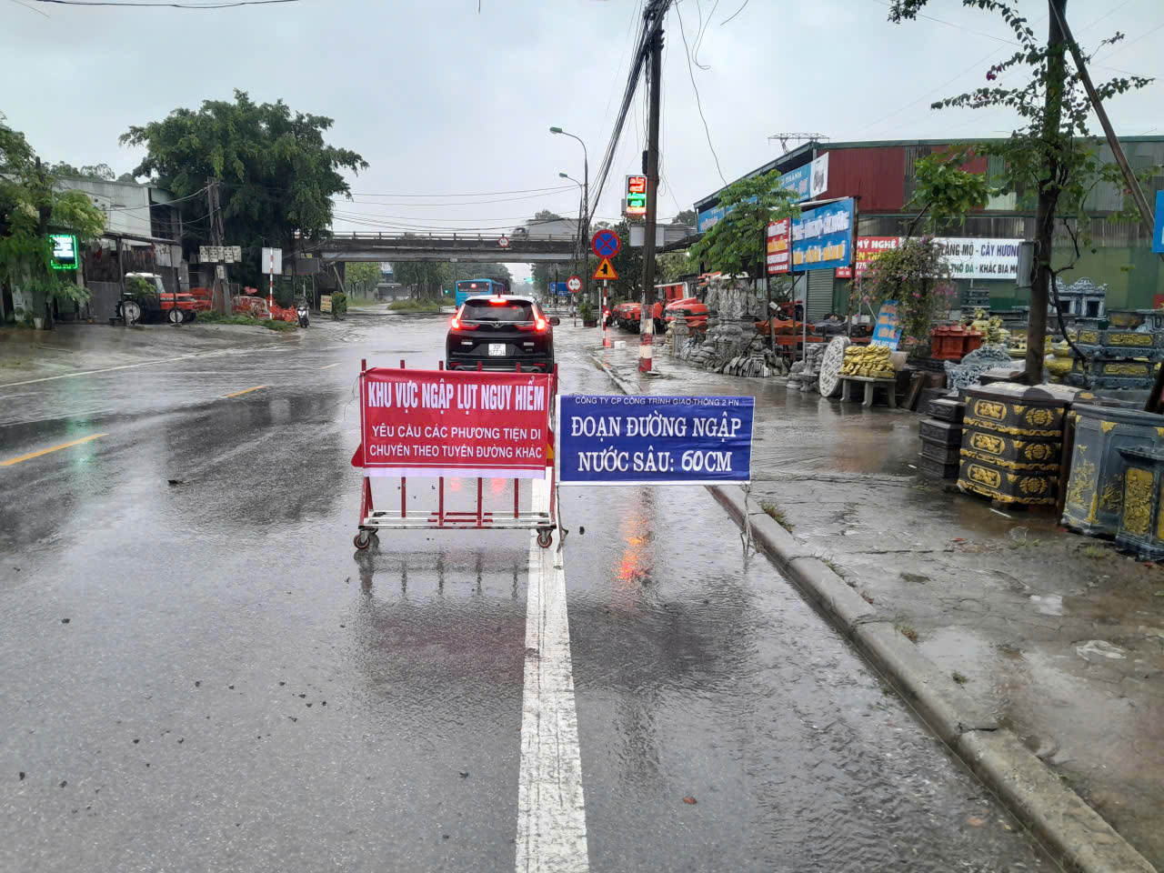 Hà Nội cảnh báo ngập úng tại 90 điểm- Ảnh 1.