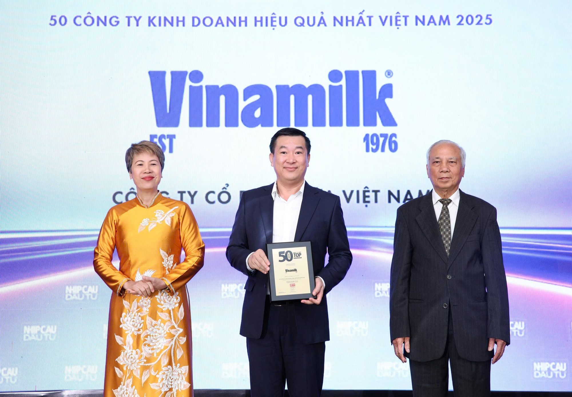 Vinamilk khẳng định bản lĩnh ti&ecirc;n phong qua bảng xếp hạng Top 50 năm 2025- Ảnh 1.