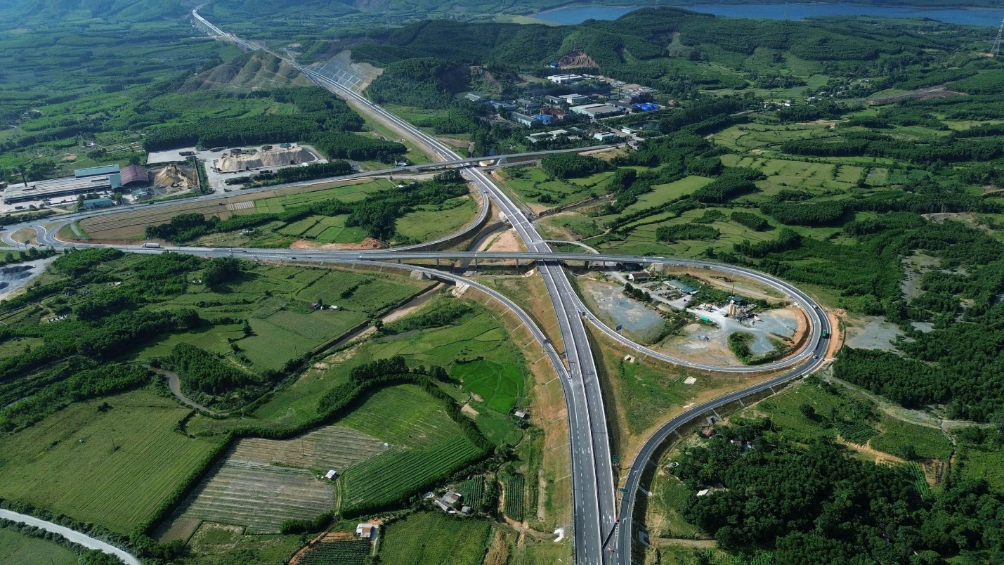 Phát triển hệ thống hạ tầng giao thông đồng bộ, tạo sức bật cho tăng trưởng kinh tế- Ảnh 1.