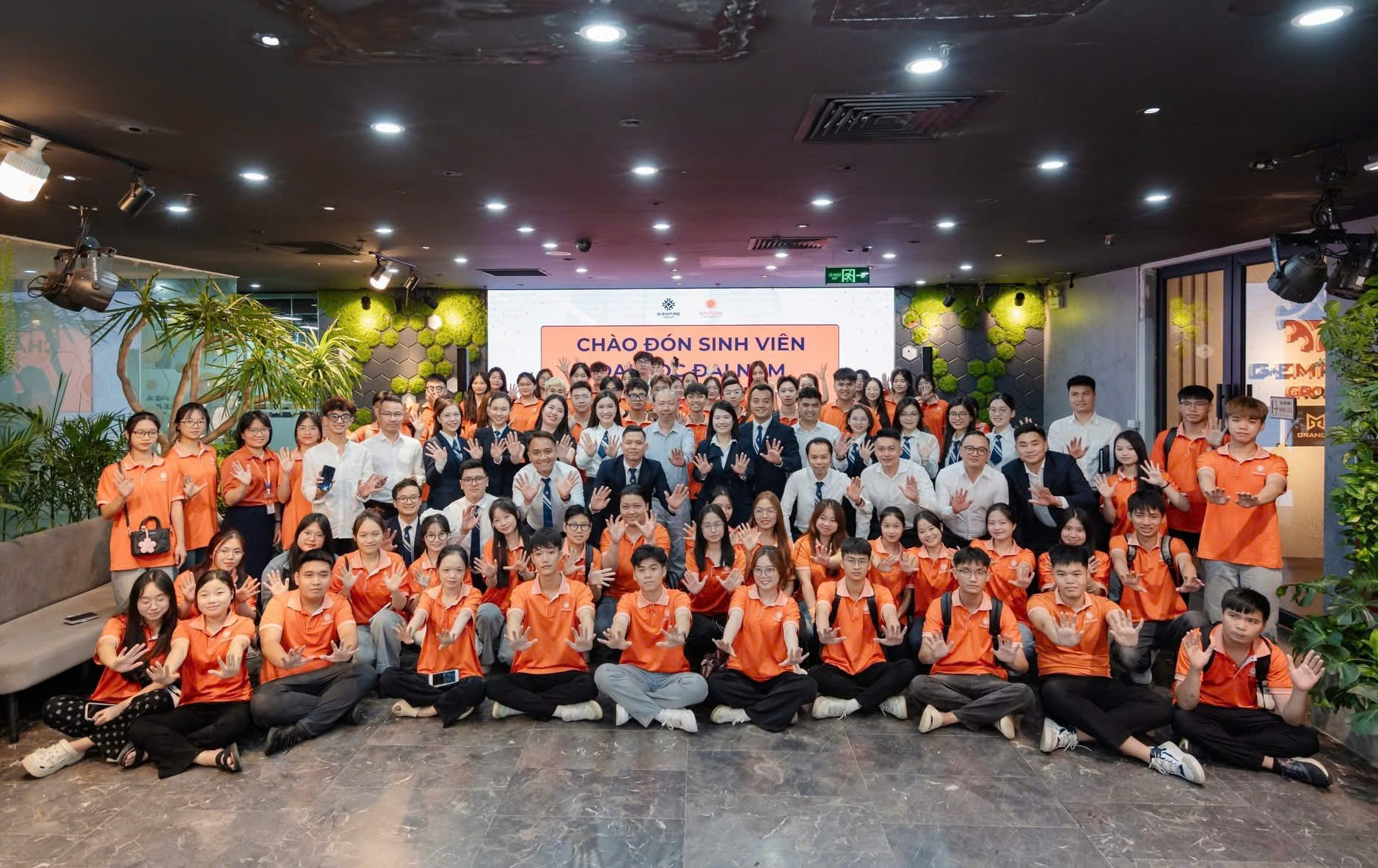 Thế hệ Gen Z và cuộc thử sức trong nghề môi giới bất động sản- Ảnh 3. Thế hệ Gen Z và cuộc thử sức trong nghề môi giới bất động sản- Ảnh 3.