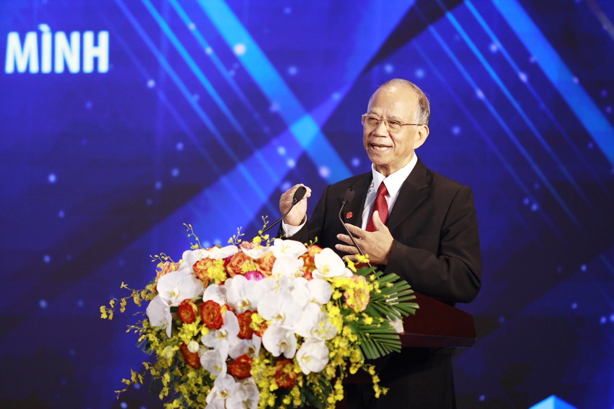 TS. Nguyễn Minh Phong, nguyên Trưởng phòng Nghiên cứu kinh tế, Viện Nghiên cứu Phát triển kinh tế xã hội Hà Nội.