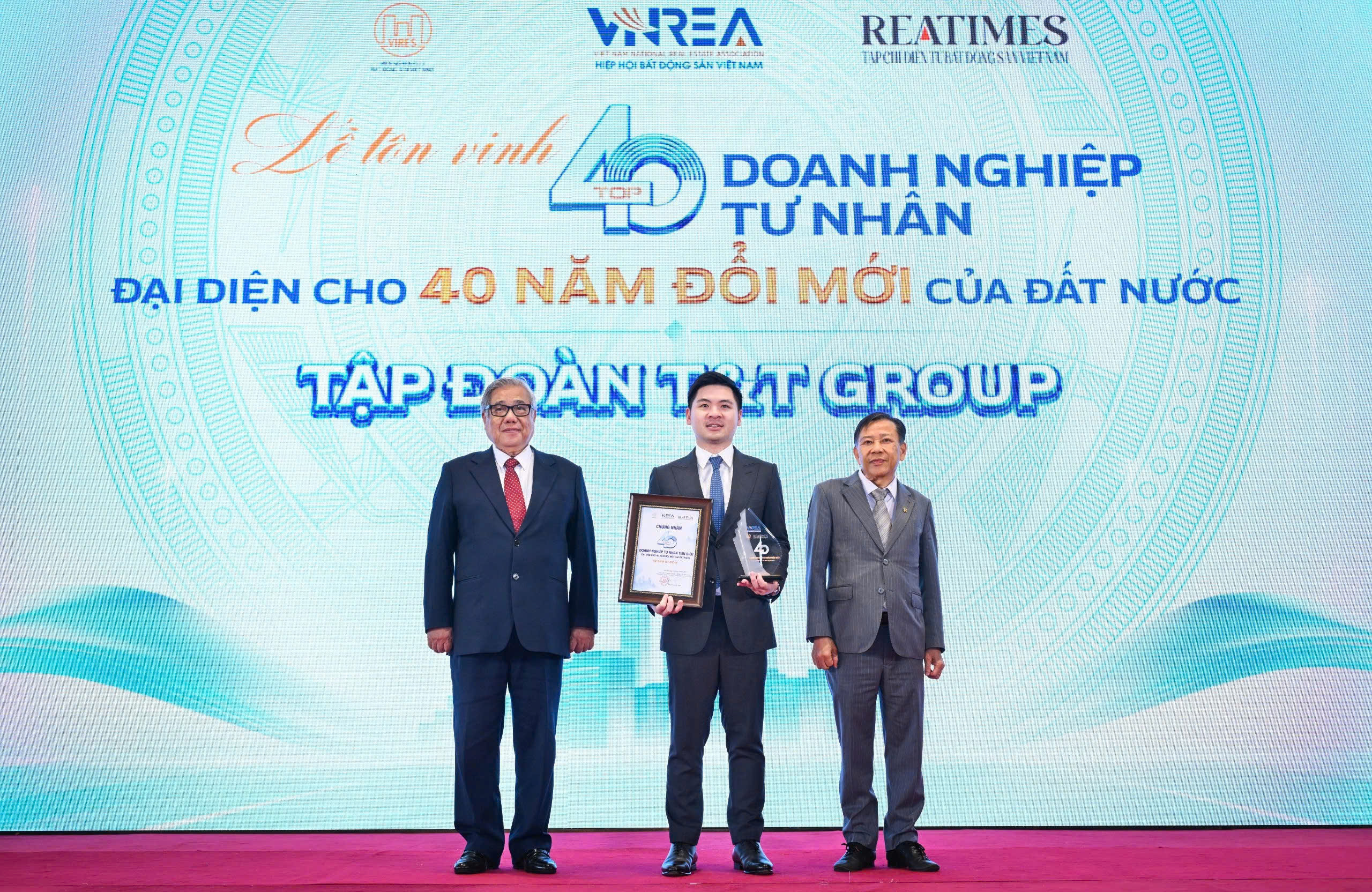 T&T Group của Bầu Hiển được vinh danh Top các doanh nghiệp tư nhân tiêu biểu- Ảnh 1.