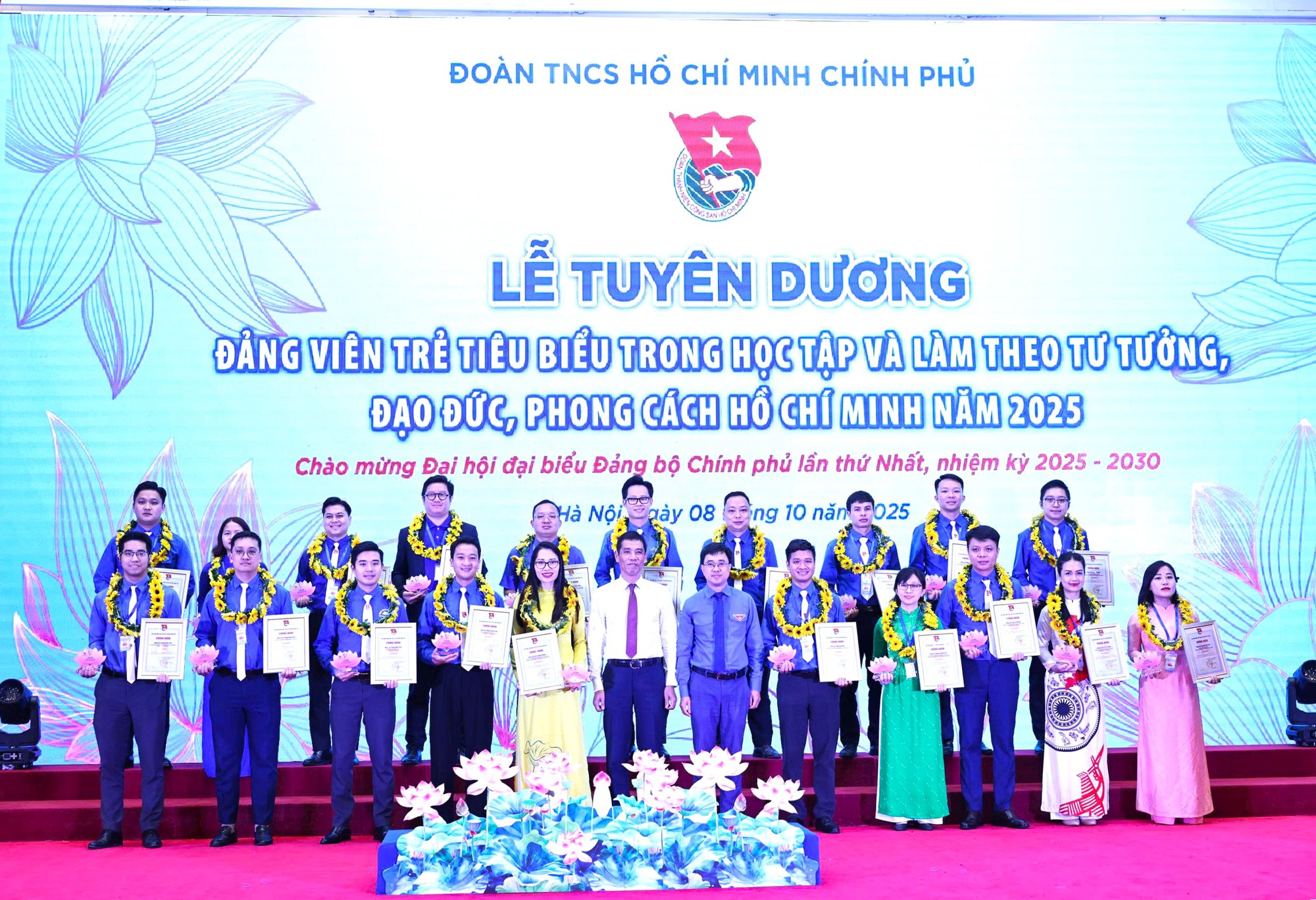 Tuyên dương 95 đảng viên trẻ tiêu biểu học tập và làm theo lời Bác năm 2025- Ảnh 1. Tuyên dương 95 đảng viên trẻ tiêu biểu học tập và làm theo lời Bác năm 2025- Ảnh 1.