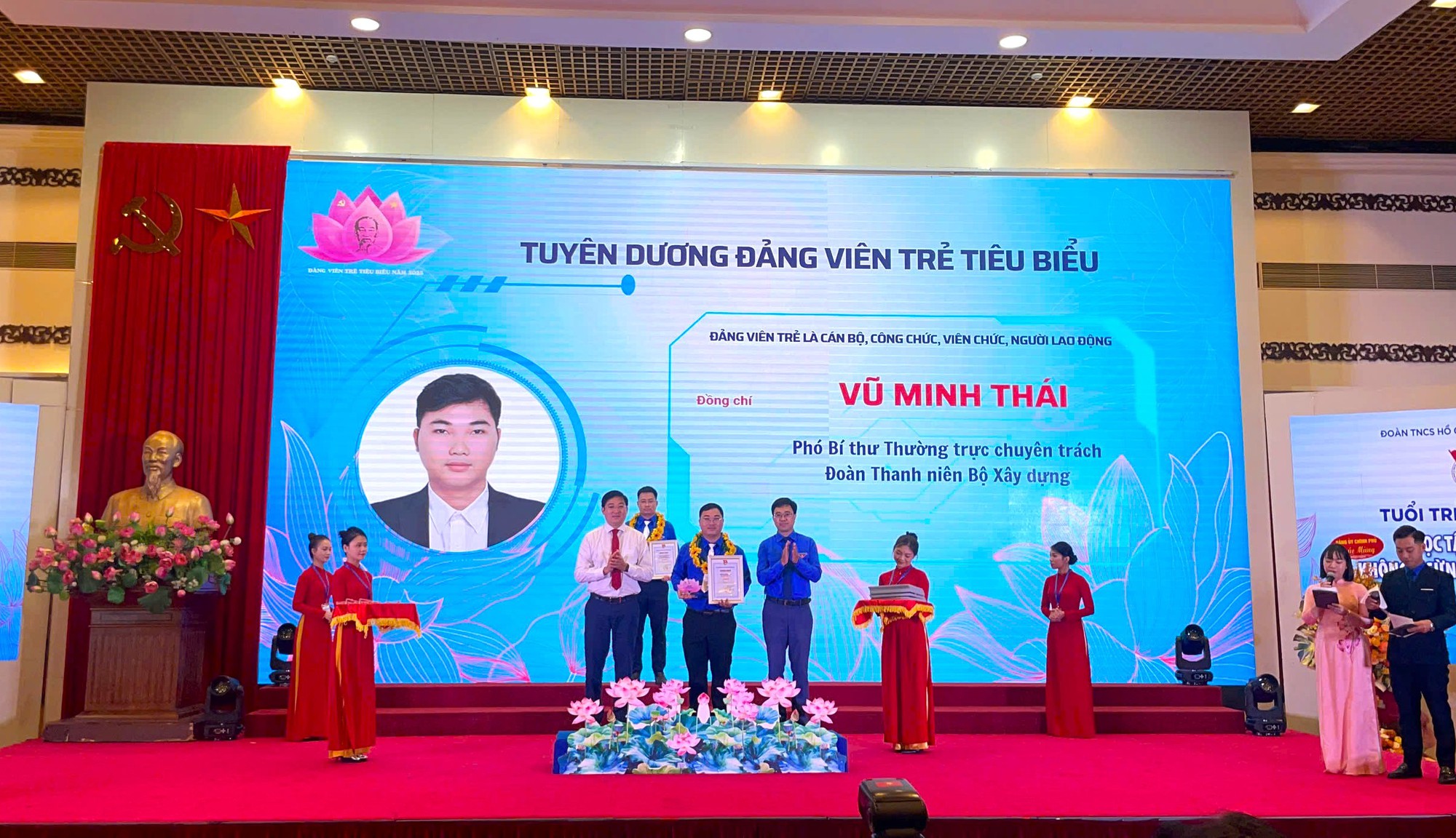 Tuyên dương 95 đảng viên trẻ tiêu biểu học tập và làm theo lời Bác năm 2025- Ảnh 3. Tuyên dương 95 đảng viên trẻ tiêu biểu học tập và làm theo lời Bác năm 2025- Ảnh 3.