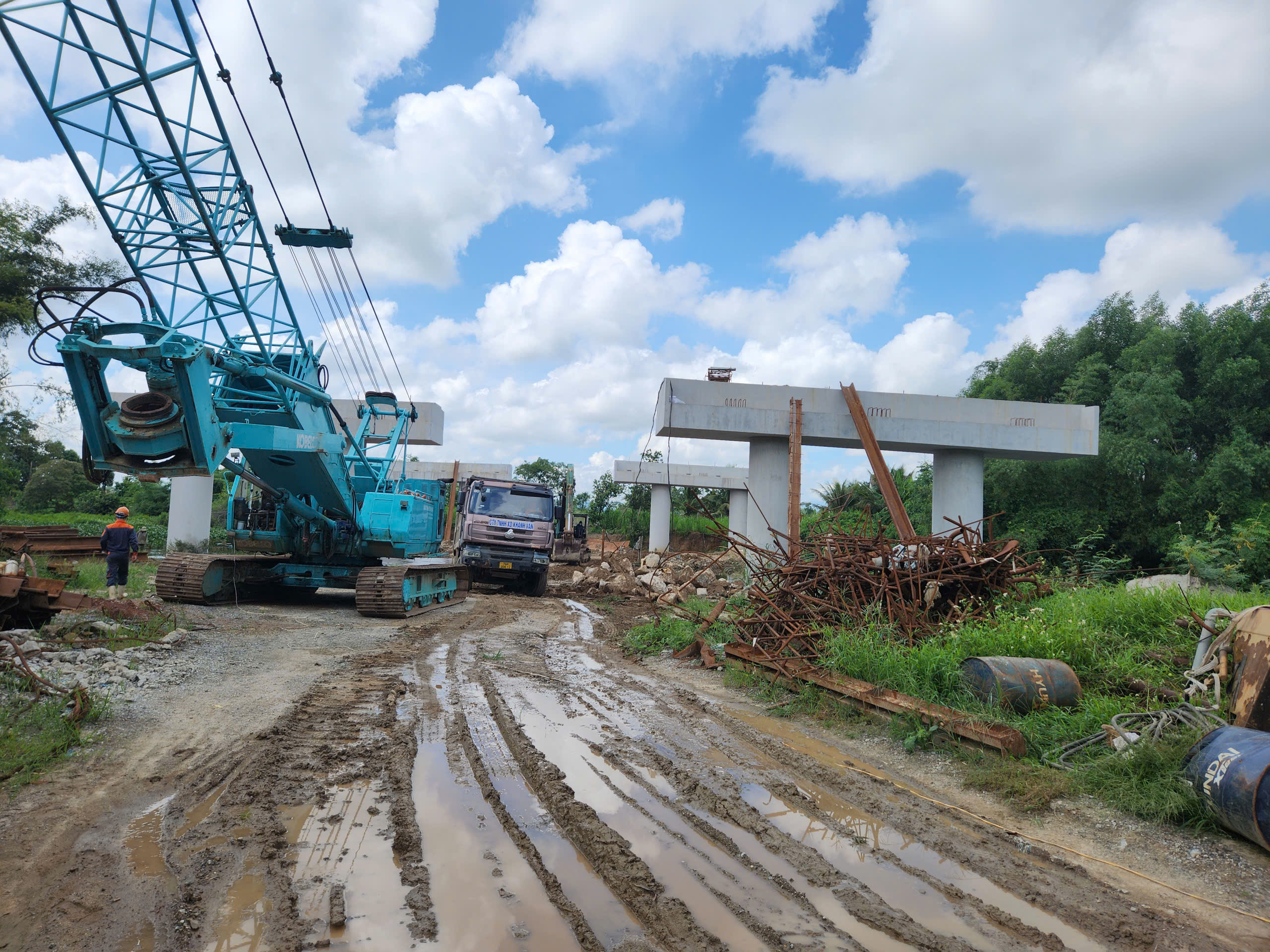 Quảng Ngãi gỡ vướng mặt bằng để thi công các dự án hạ tầng trọng điểm- Ảnh 4.
