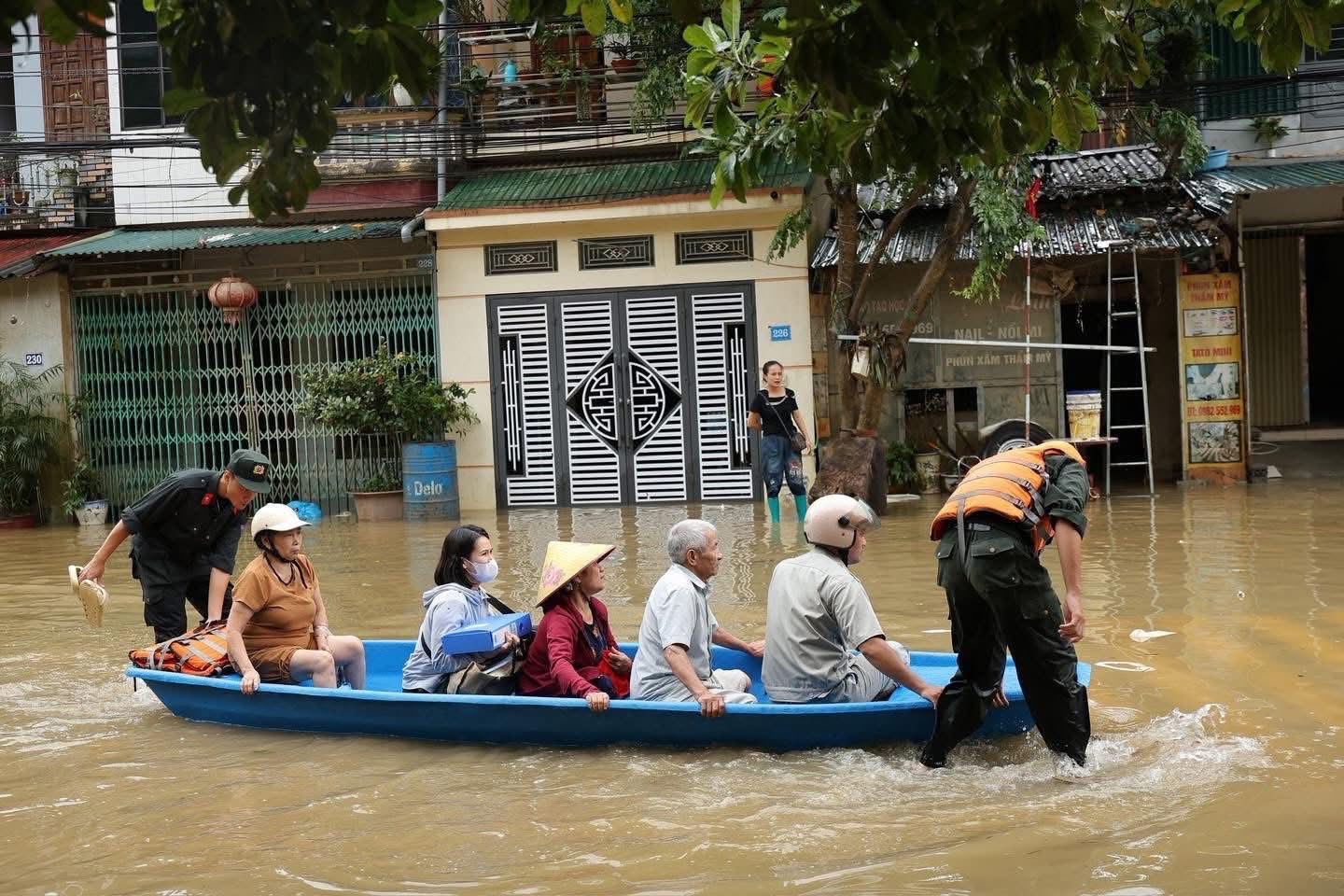 Tuyên Quang: Mưa lớn gây ngập úng, sạt lở, sập cổng chào xã Đồng Văn- Ảnh 6.