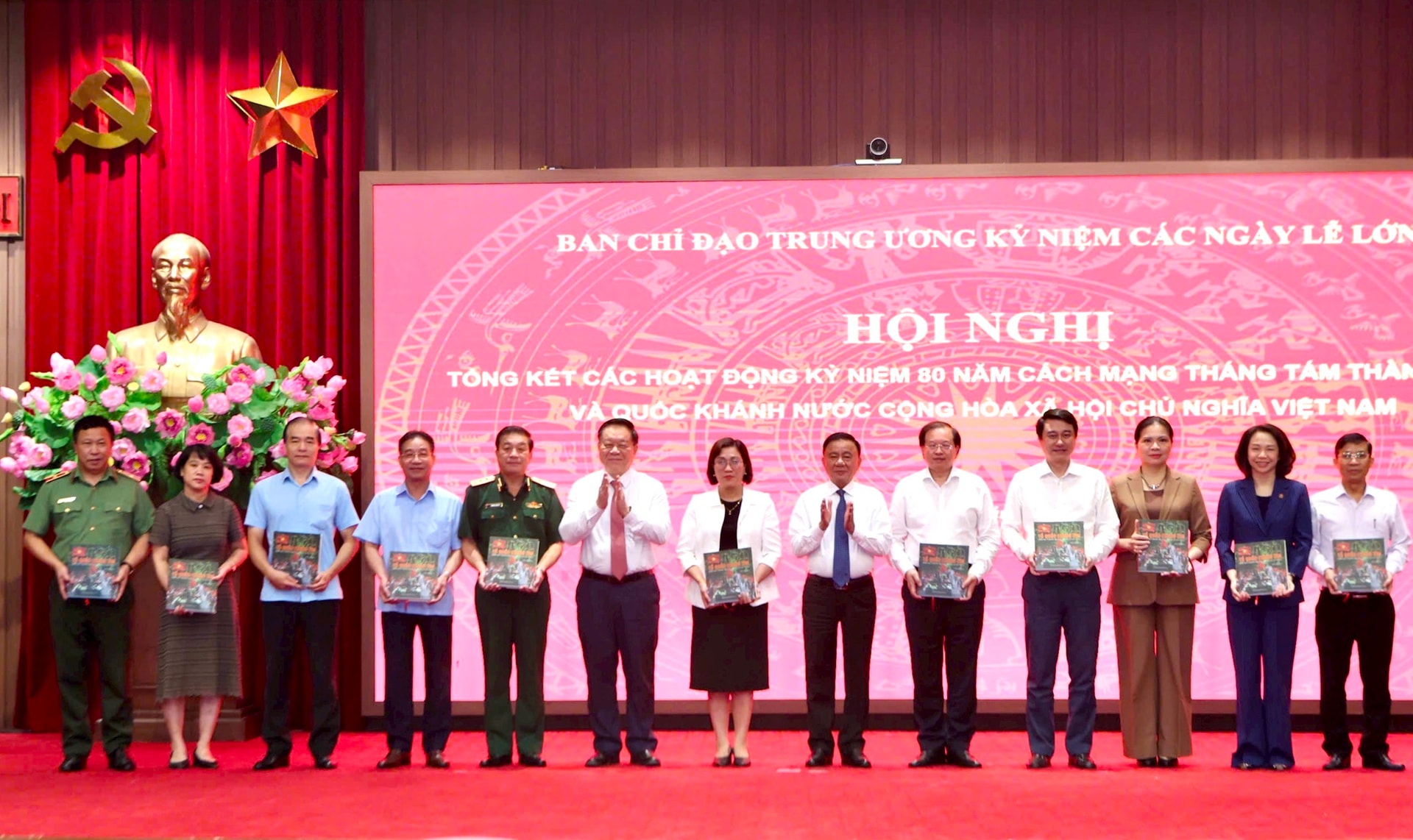 Sự kiện A80 khơi dậy mạnh mẽ tinh thần yêu nước, niềm tự hào dân tộc- Ảnh 3. Sự kiện A80 khơi dậy mạnh mẽ tinh thần yêu nước, niềm tự hào dân tộc- Ảnh 3.