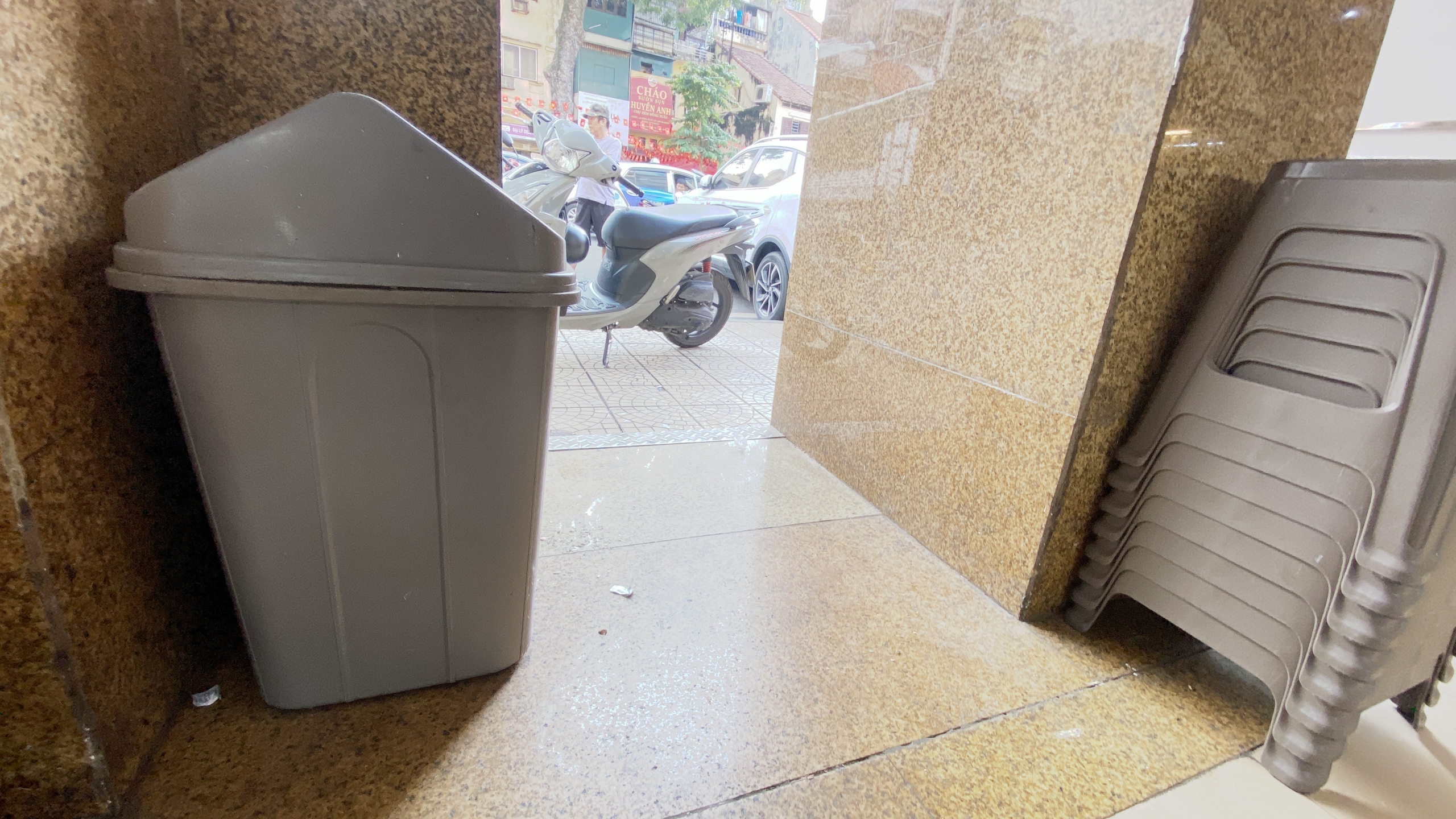 Hà Nội: Chợ Đồng Xuân - Từ không gian ký ức tới "Chợ không rác thải"- Ảnh 13. Hà Nội: Chợ Đồng Xuân - Từ không gian ký ức tới "Chợ không rác thải"- Ảnh 13.