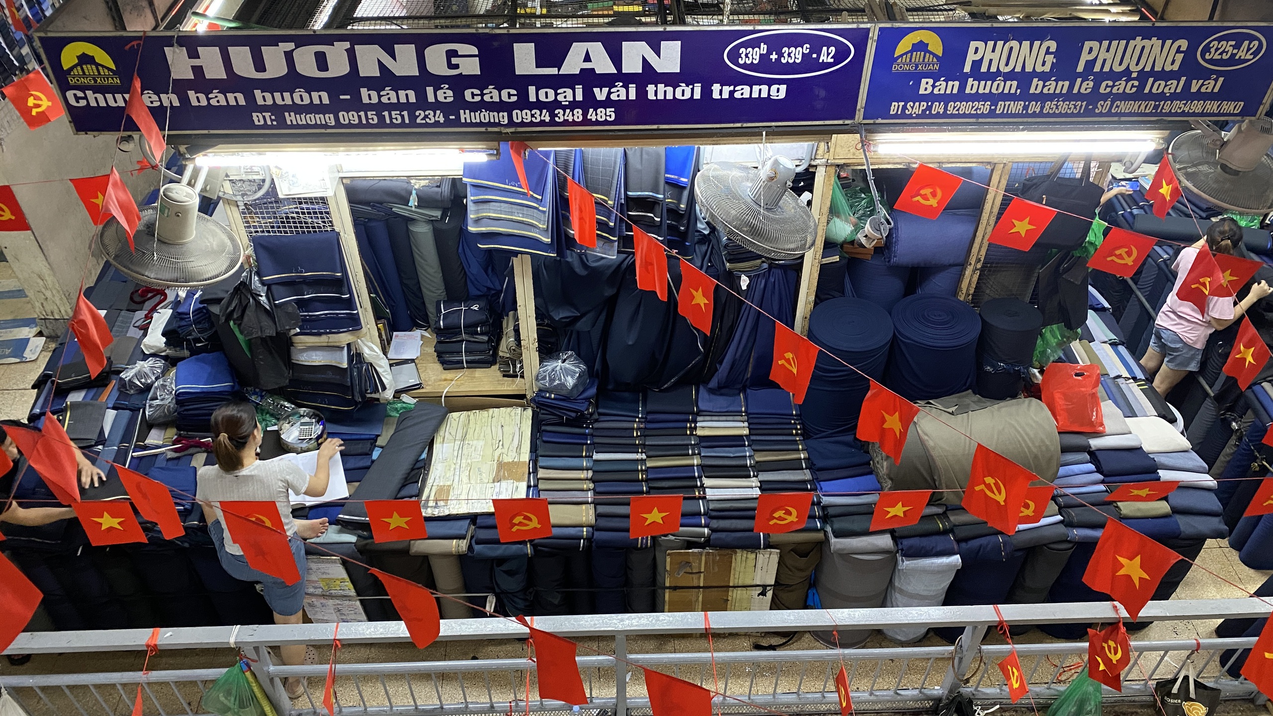 Hà Nội: Chợ Đồng Xuân - Từ không gian ký ức tới "Chợ không rác thải"- Ảnh 5. Hà Nội: Chợ Đồng Xuân - Từ không gian ký ức tới "Chợ không rác thải"- Ảnh 5.