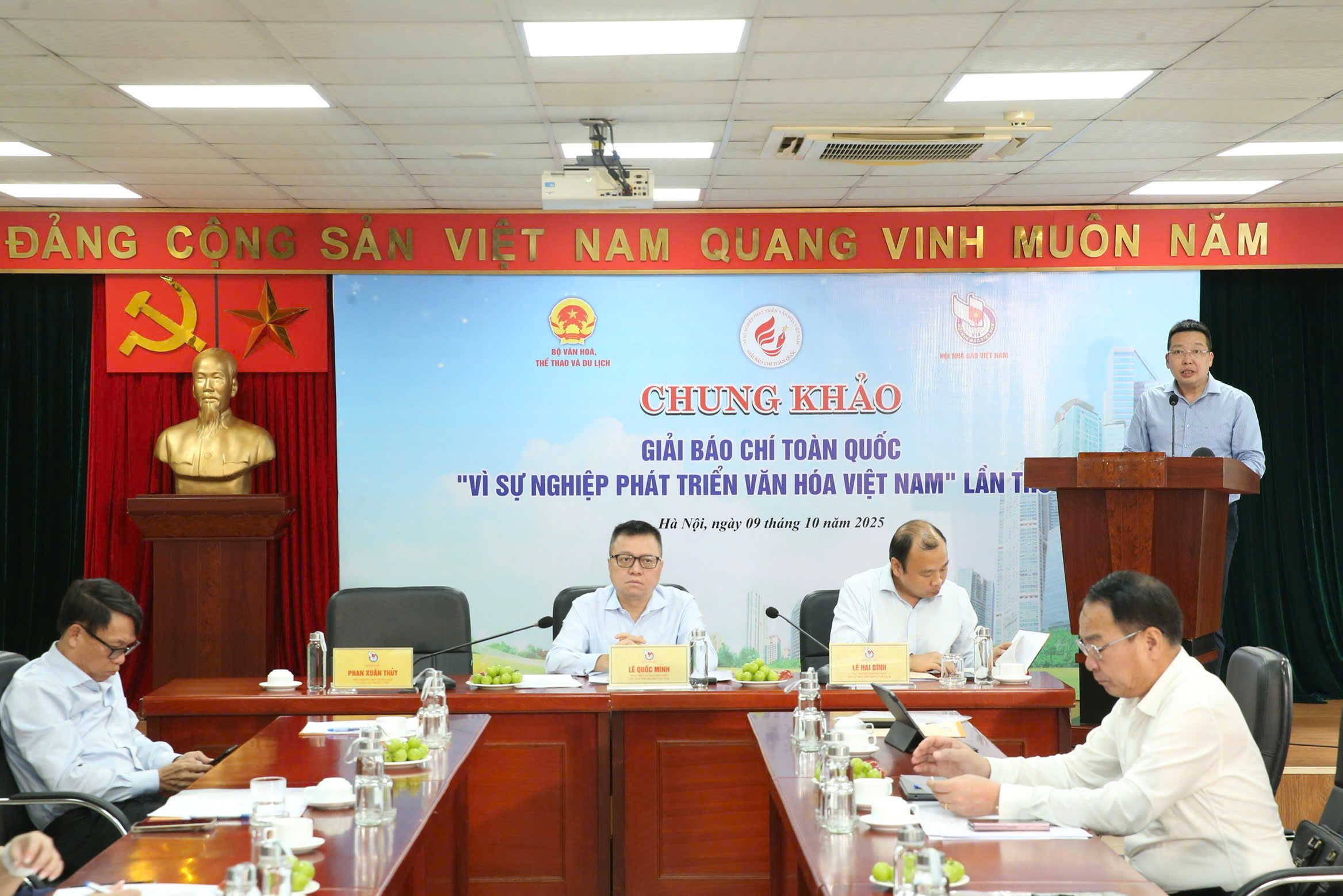 Chung khảo Giải Báo chí Văn hóa Việt Nam lần 3 chứng minh chất lượng bài viết chuyên ngành- Ảnh 1. Chung khảo Giải Báo chí Văn hóa Việt Nam lần 3 chứng minh chất lượng bài viết chuyên ngành- Ảnh 1.
