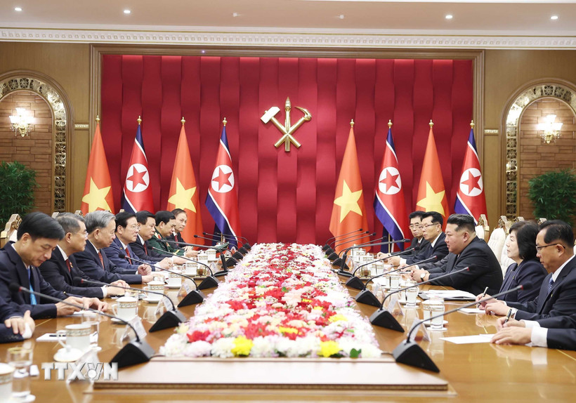 Tổng Bí thư Tô Lâm hội đàm với Tổng Bí thư, Chủ tịch Quốc vụ Triều Tiên Kim Jong Un- Ảnh 1. Tổng Bí thư Tô Lâm hội đàm với Tổng Bí thư, Chủ tịch Quốc vụ Triều Tiên Kim Jong Un- Ảnh 1.