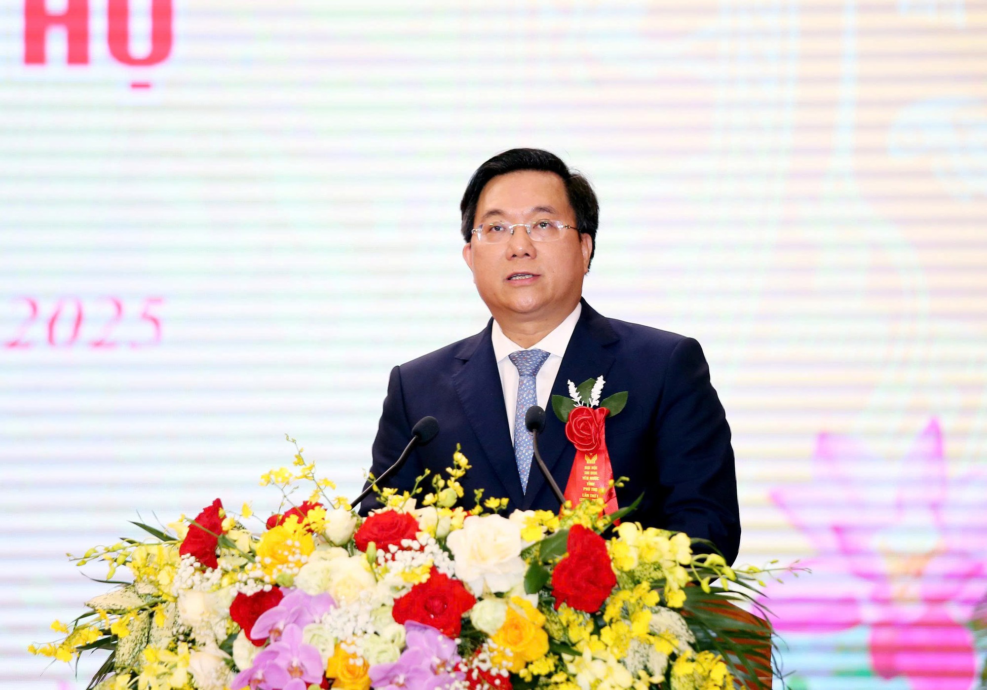 Phó Chủ tịch nước Võ Thị Ánh Xuân: Kỳ vọng Phú Thọ sẽ là thành phố trực thuộc Trung ương- Ảnh 2. Phó Chủ tịch nước Võ Thị Ánh Xuân: Kỳ vọng Phú Thọ sẽ là thành phố trực thuộc Trung ương- Ảnh 2.