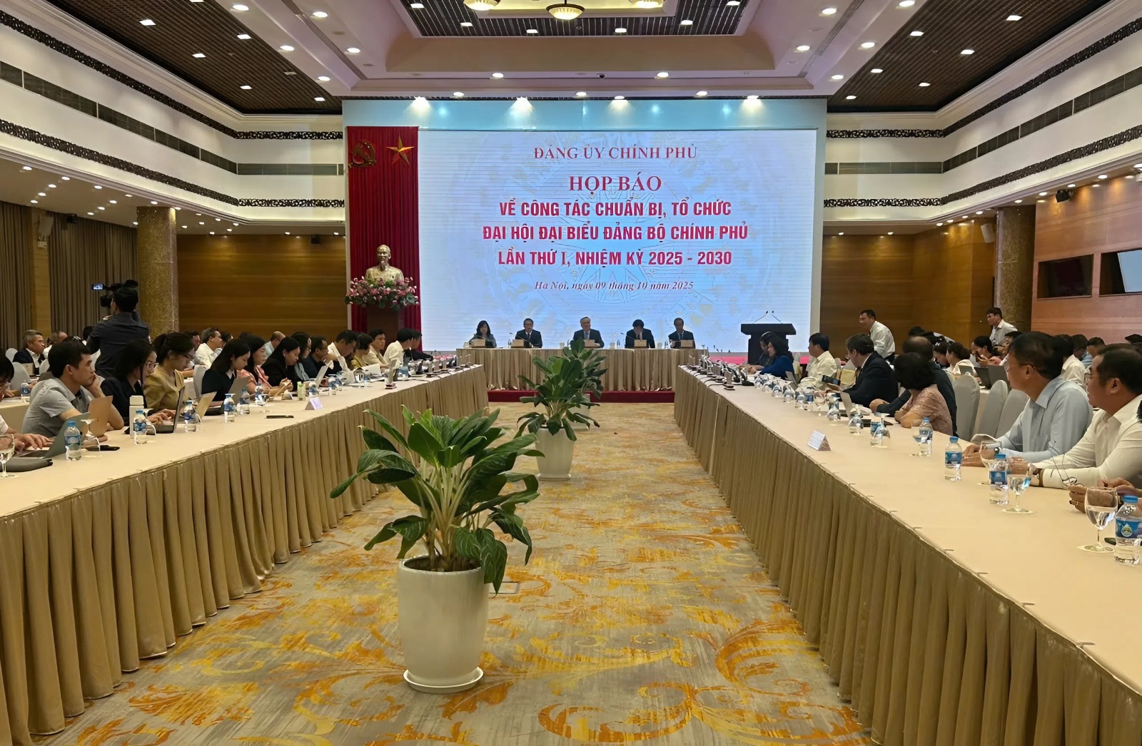 Thứ trưởng Lê Anh Tuấn: Nhiều bài học từ kỳ tích phát triển hạ tầng giao thông- Ảnh 2. Thứ trưởng Lê Anh Tuấn: Nhiều bài học từ kỳ tích phát triển hạ tầng giao thông- Ảnh 2.