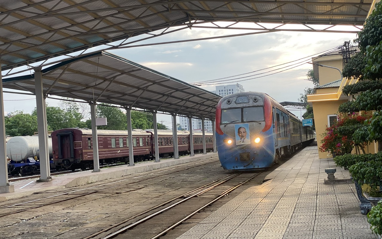 Áp dụng visa điện tử tại cửa khẩu đường sắt ga Đồng Đăng- Ảnh 2. Hơn 8.000 hành khách đi tàu liên vận quốc tế Việt Nam - Trung Quốc