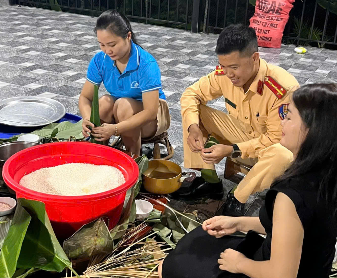 Từ Lào Cai đến Thái Nguyên, hành trình nặng nghĩa tình hướng về vùng lũ- Ảnh 2.