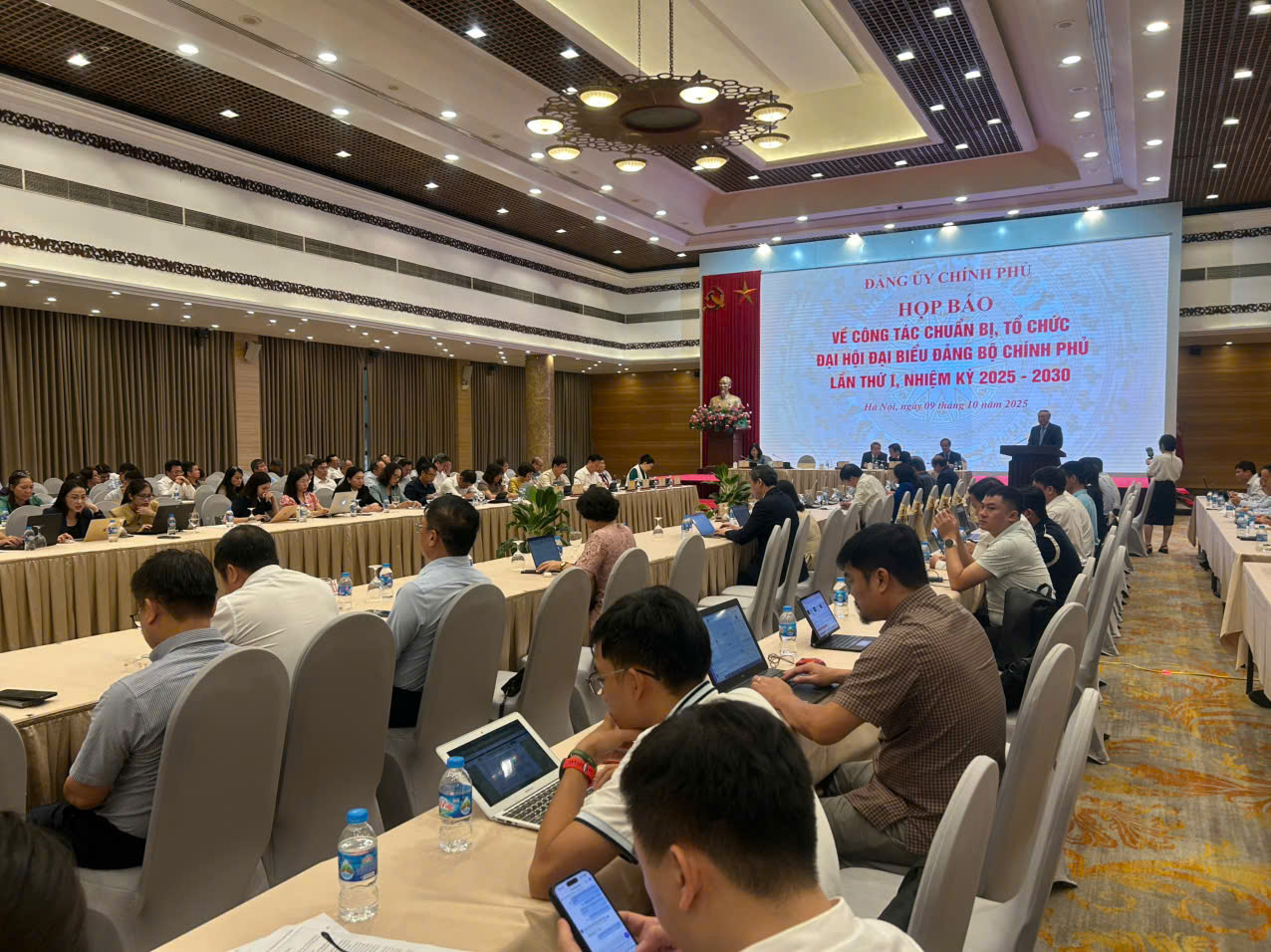 453 đại biểu dự Đại hội đại biểu Đảng bộ Chính phủ lần thứ I- Ảnh 2. 453 đại biểu dự Đại hội đại biểu Đảng bộ Chính phủ lần thứ I- Ảnh 2.