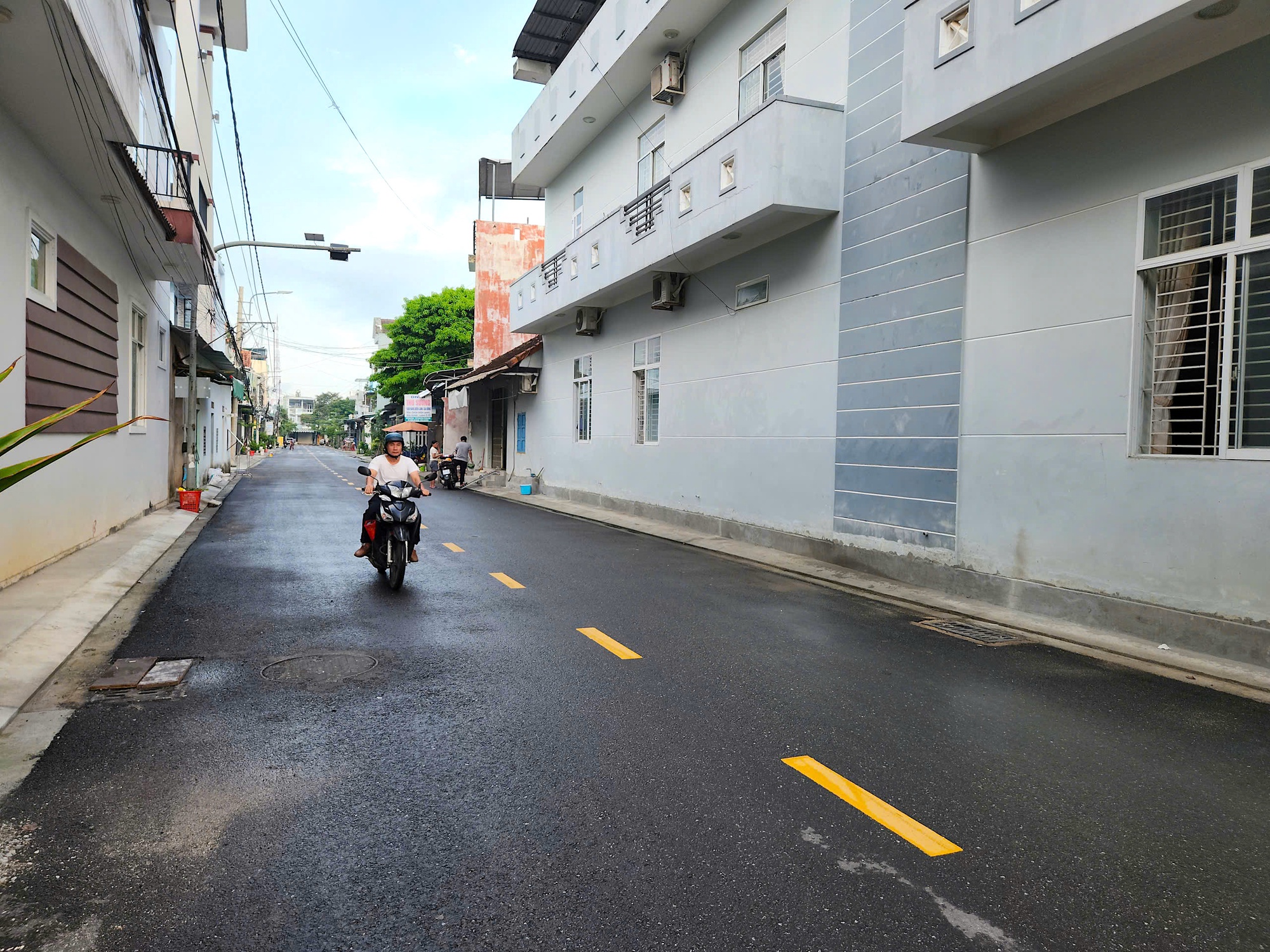 Quảng Ngãi: Hoàn thành nâng cấp hàng chục hẻm phố, người dân phấn khởi- Ảnh 3. Quảng Ngãi: Hoàn thành nâng cấp hàng chục hẻm phố, người dân phấn khởi- Ảnh 3.