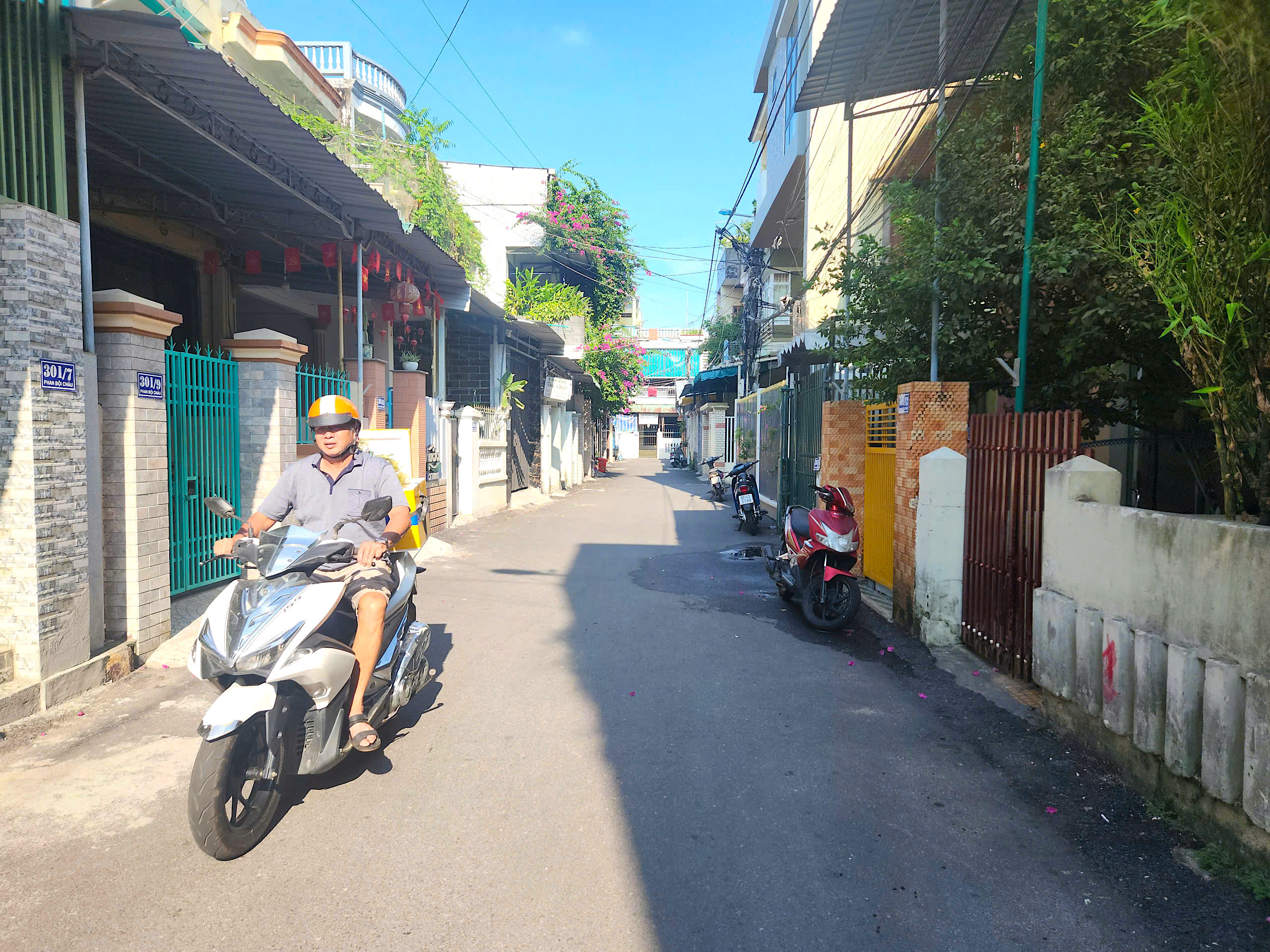 Quảng Ngãi: Hoàn thành nâng cấp hàng chục hẻm phố, người dân phấn khởi- Ảnh 1. Quảng Ngãi: Hoàn thành nâng cấp hàng chục hẻm phố, người dân phấn khởi- Ảnh 1.