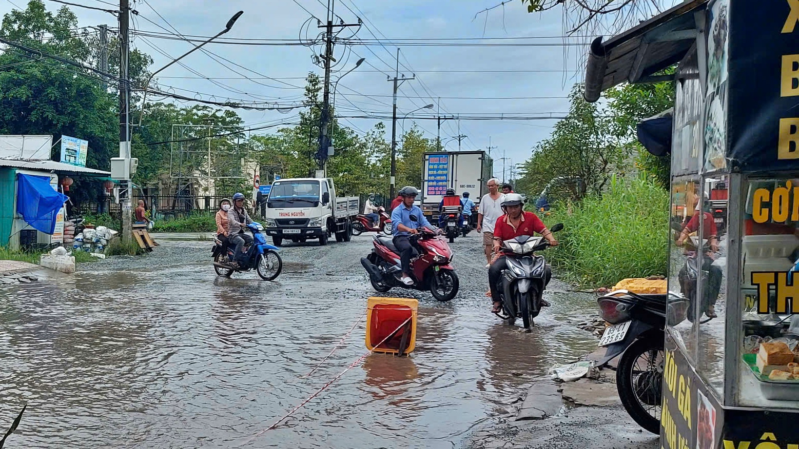 Khẩn trương sửa chữa tuyến đường Mậu Thân bị xuống cấp ở Cà Mau- Ảnh 5.