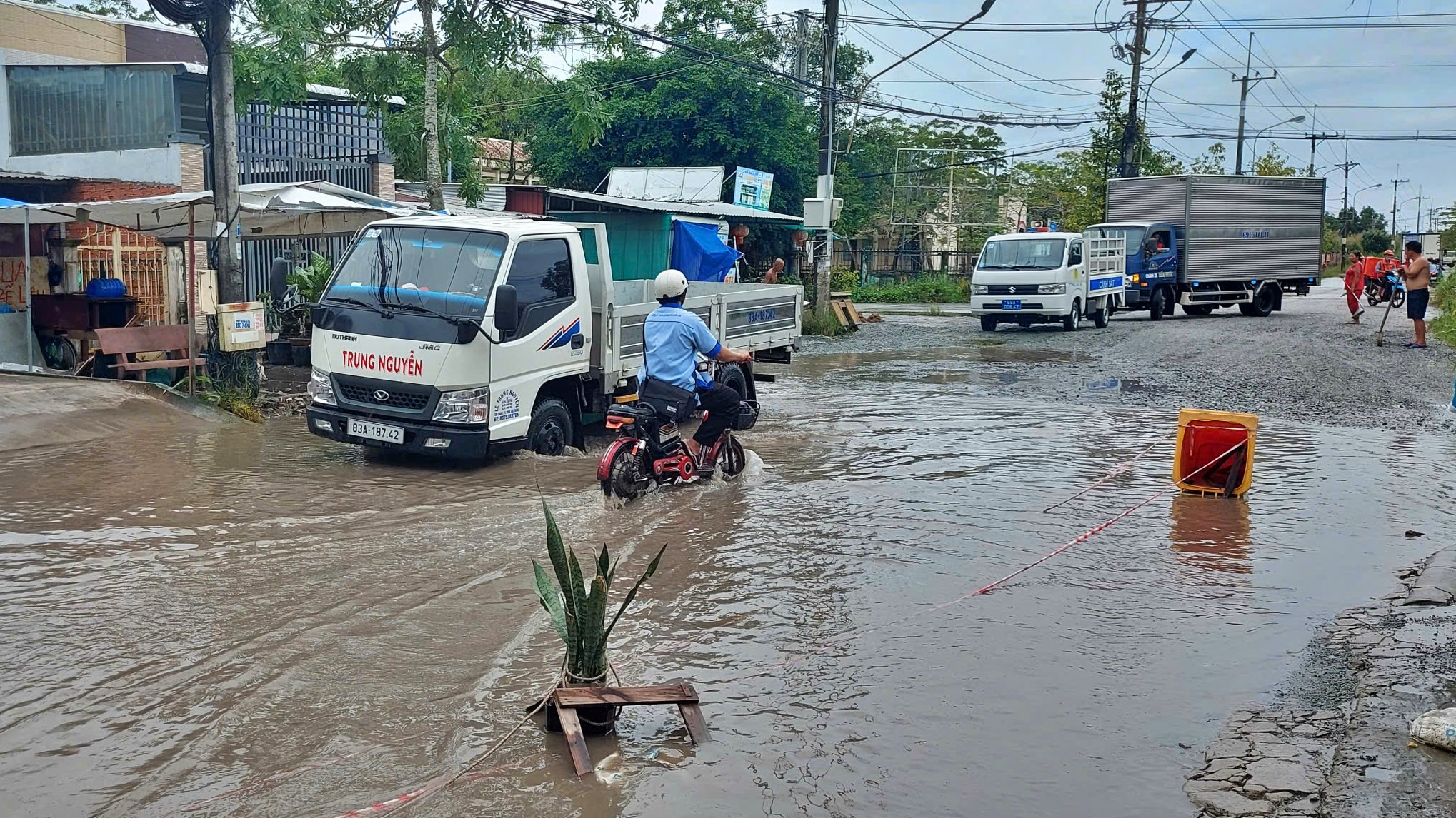 Khẩn trương sửa chữa tuyến đường Mậu Thân bị xuống cấp ở Cà Mau- Ảnh 4.