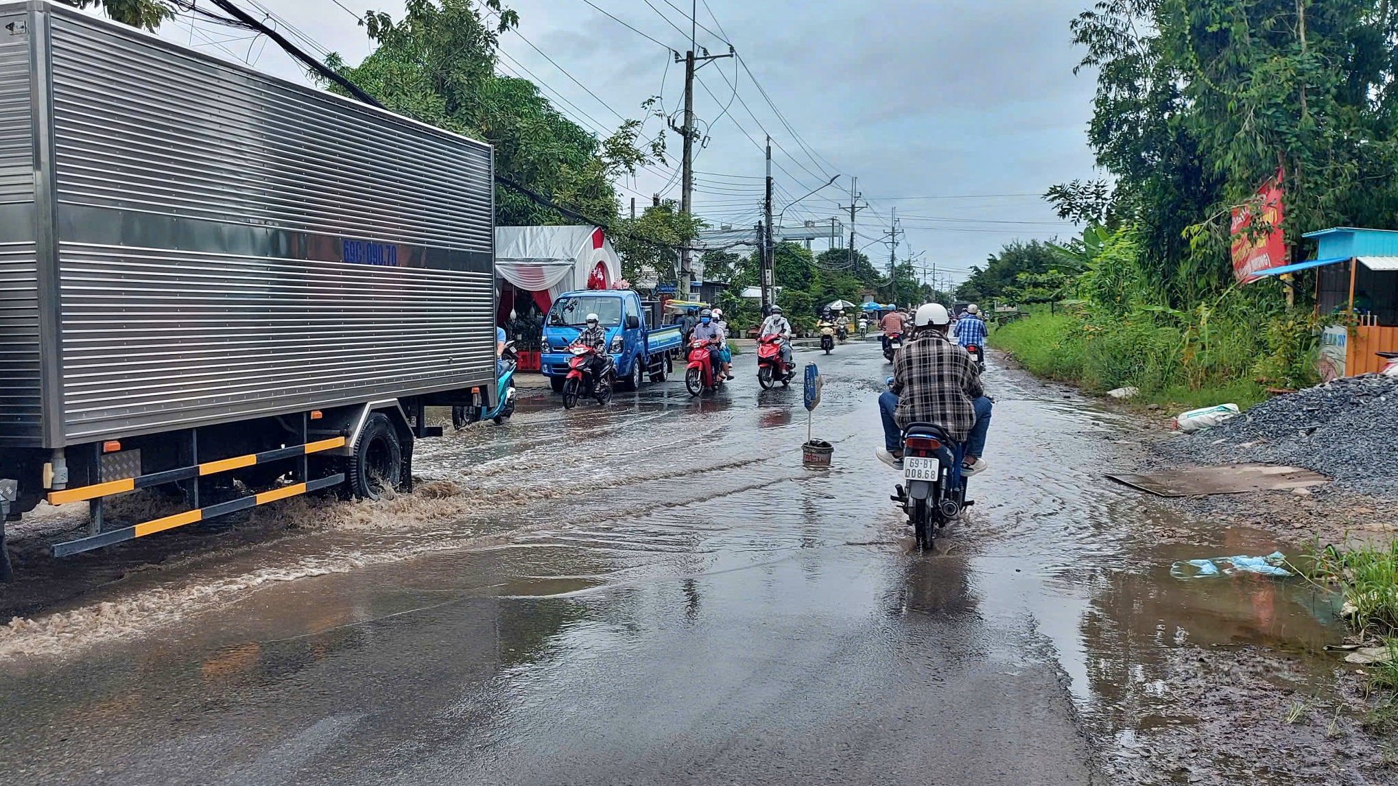 Khẩn trương sửa chữa tuyến đường Mậu Thân bị xuống cấp ở Cà Mau- Ảnh 6.