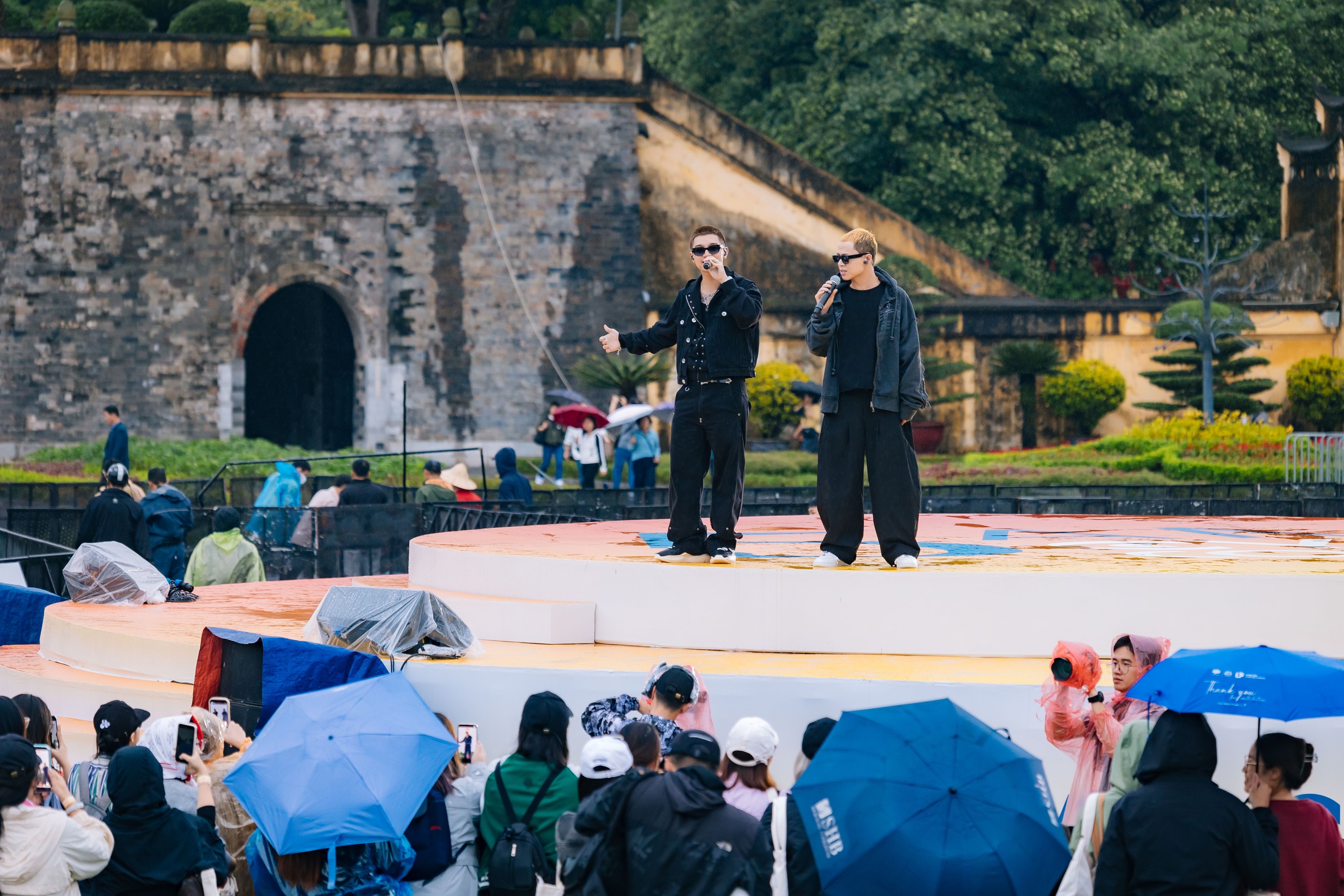 Hàng nghìn khán giả đón bình minh cùng 5AM Concert- Ảnh 11. Hàng nghìn khán giả đón bình minh cùng 5AM Concert- Ảnh 11.