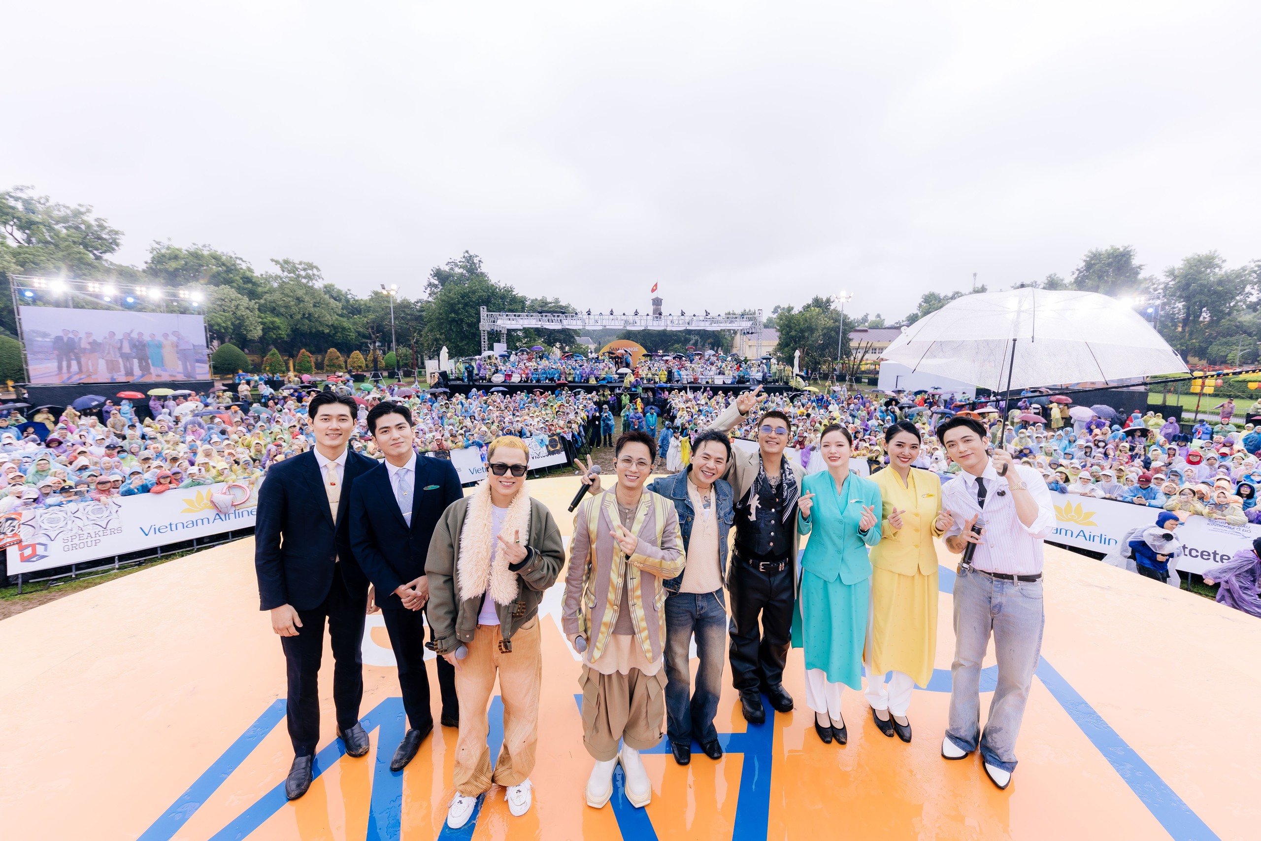 Hàng nghìn khán giả đón bình minh cùng 5AM Concert- Ảnh 12. Hàng nghìn khán giả đón bình minh cùng 5AM Concert- Ảnh 12.