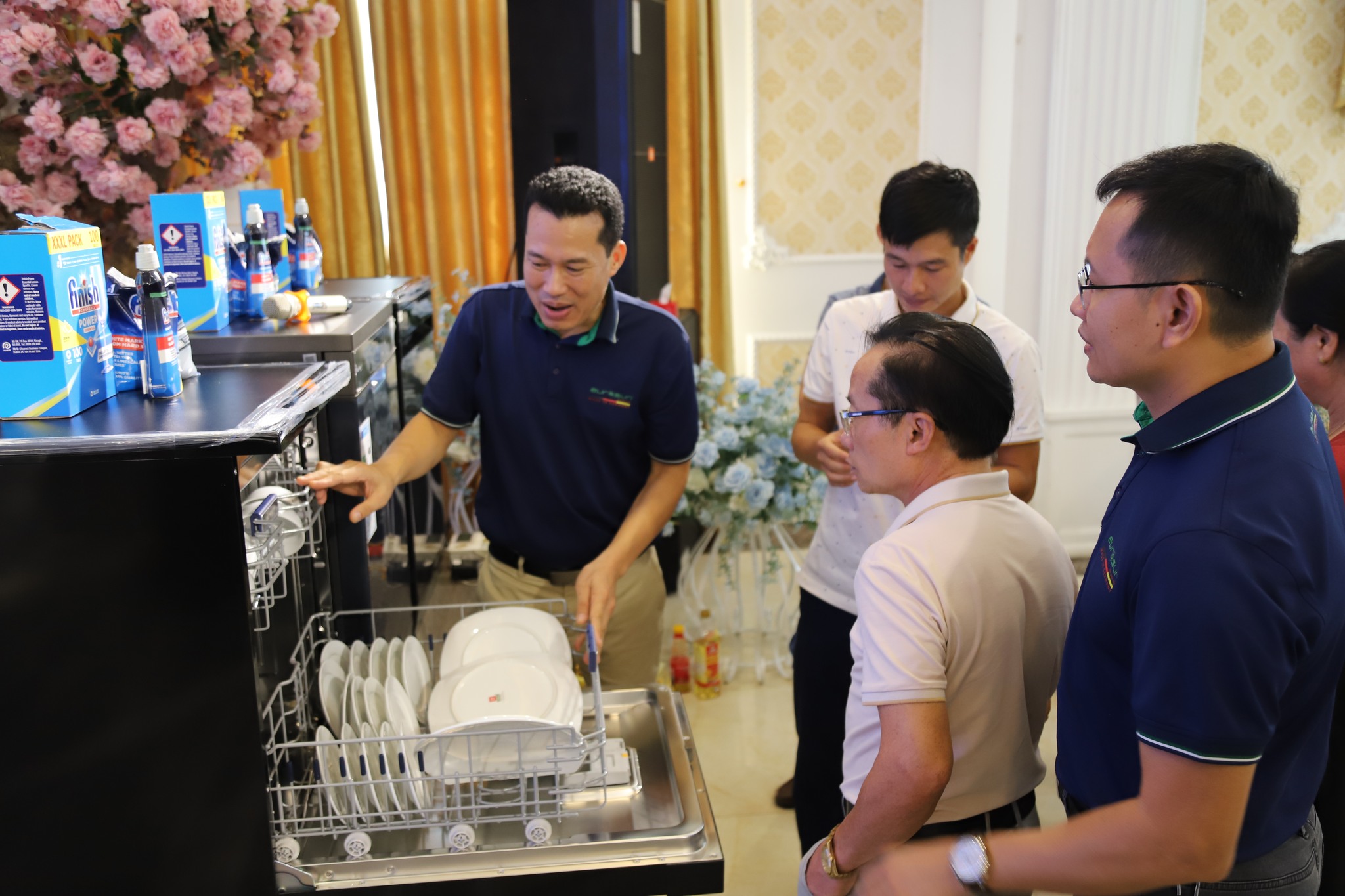 Máy rửa bát, chọn sao cho "đáng đồng tiền bát gạo"?- Ảnh 2.