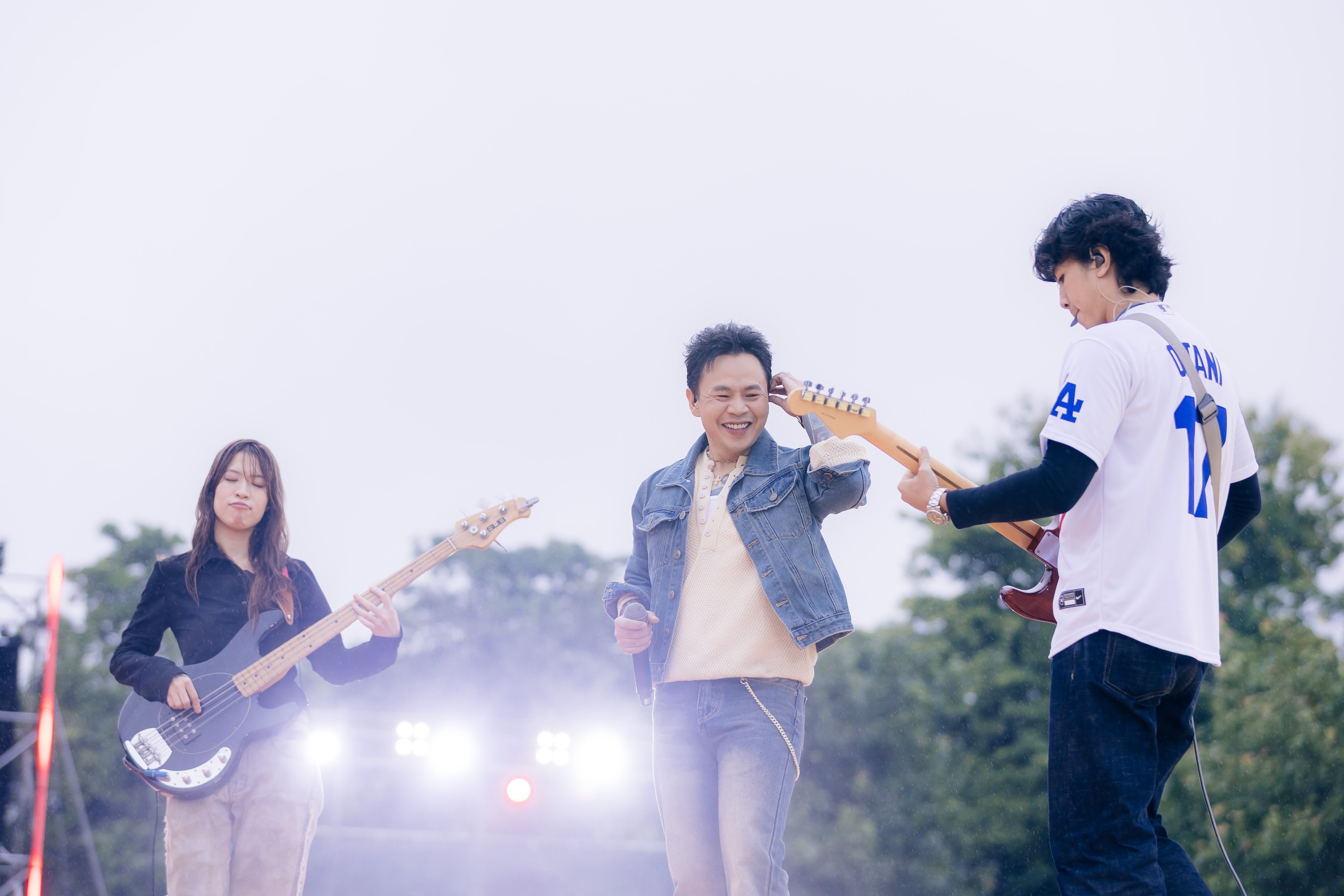 Hàng nghìn khán giả đón bình minh cùng 5AM Concert- Ảnh 3. Hàng nghìn khán giả đón bình minh cùng 5AM Concert- Ảnh 3.