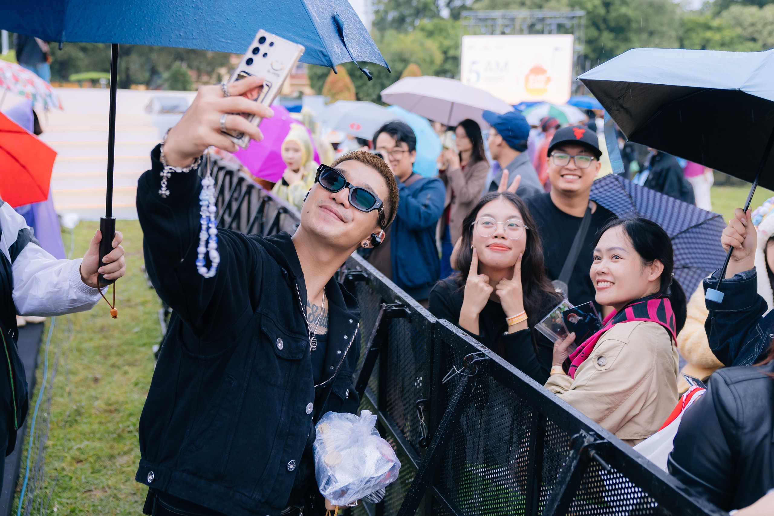 Hàng nghìn khán giả đón bình minh cùng 5AM Concert- Ảnh 8. Hàng nghìn khán giả đón bình minh cùng 5AM Concert- Ảnh 8.