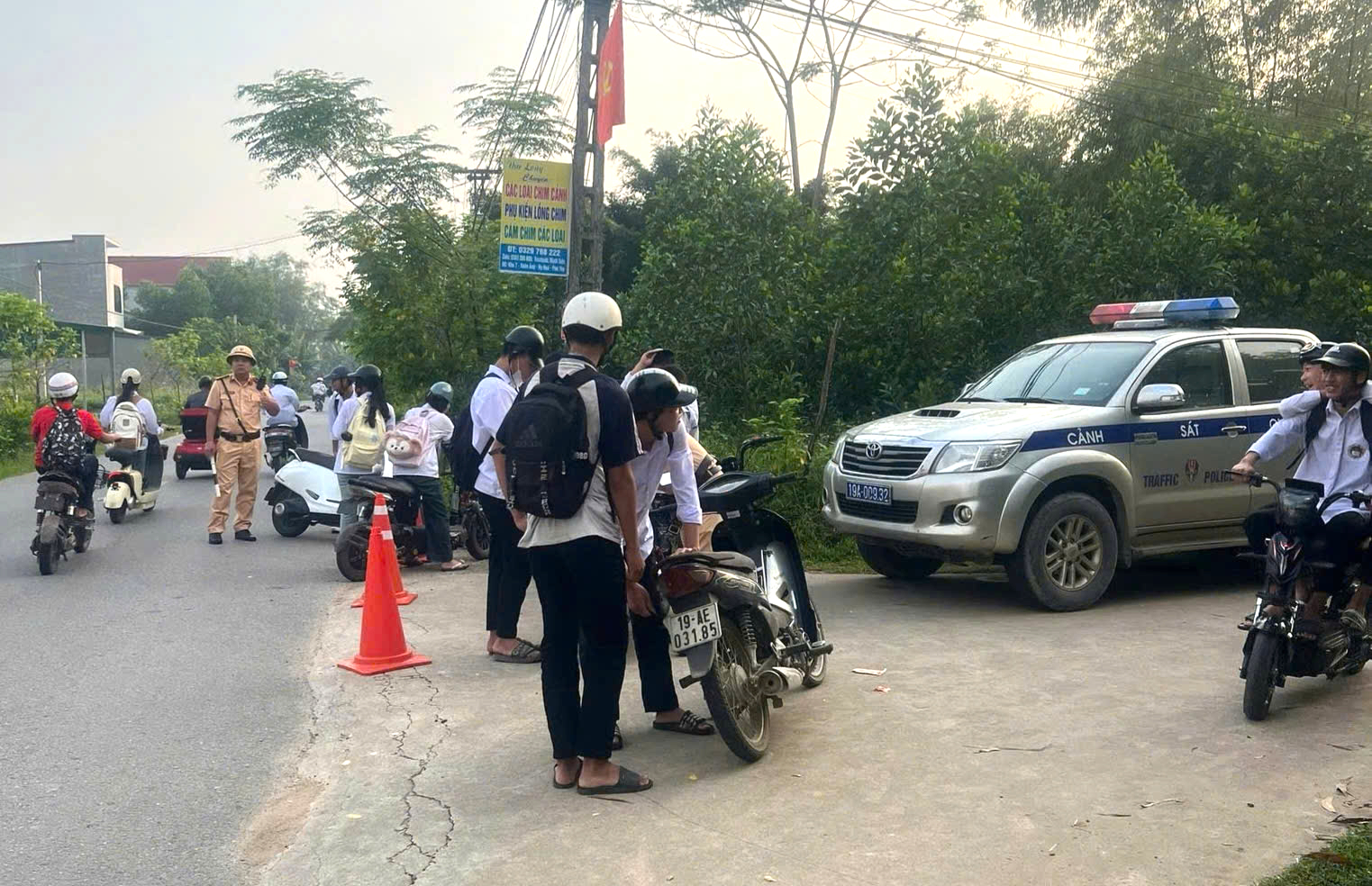 Phú Thọ: Trách nhiệm của phụ huynh trong chấp hành quy định về tuổi điều khiển phương tiện- Ảnh 1. Phú Thọ: Trách nhiệm của phụ huynh trong chấp hành quy định về tuổi điều khiển phương tiện- Ảnh 1.