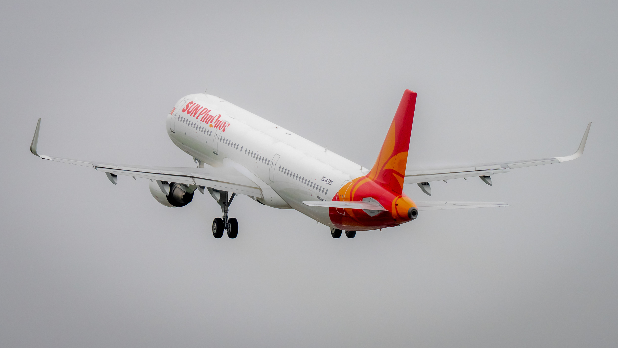 Chuyến bay đầu tiên của Sun PhuQuoc Airways chính thức cất cánh- Ảnh 7.