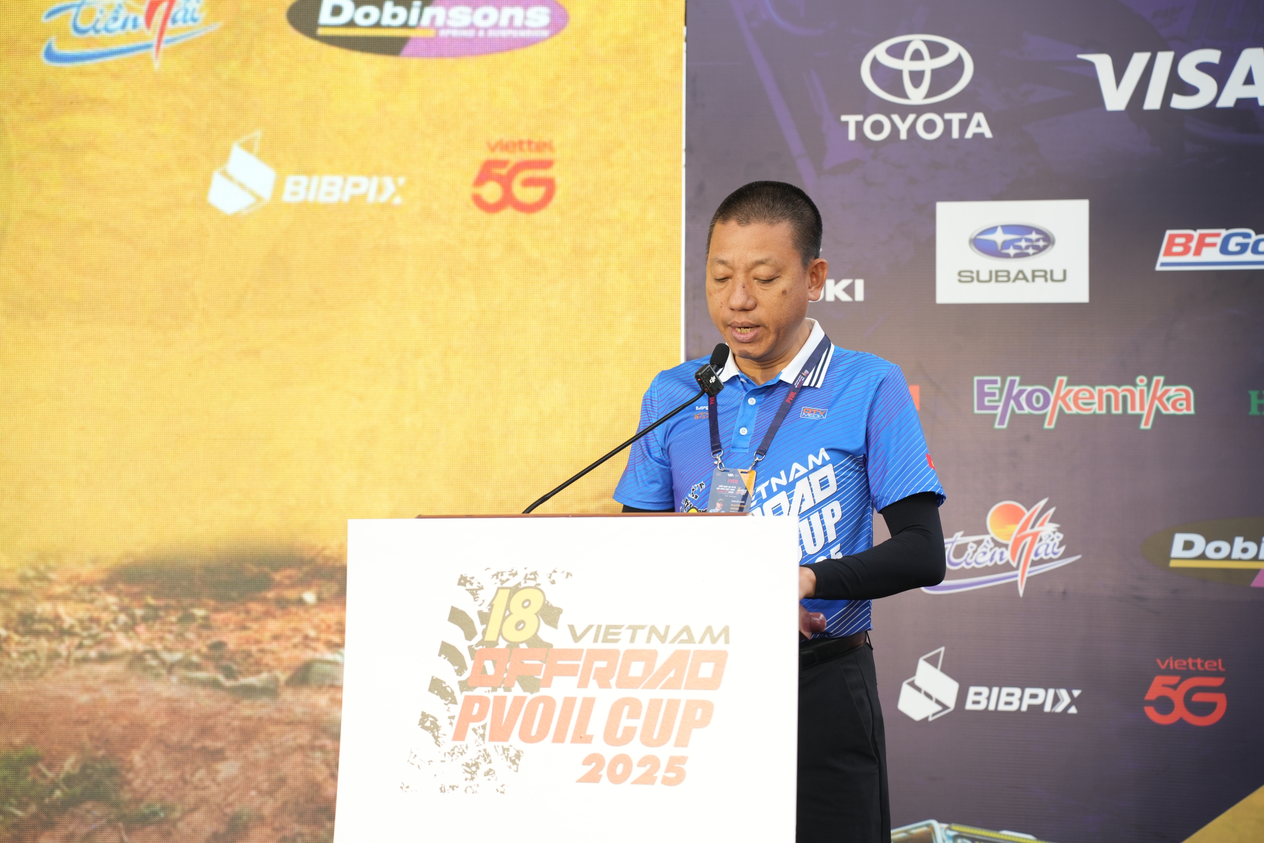 Giải đua ô tô địa hình tranh tài kịch tính giữa mưa lớn- Ảnh 3. Giải đua ô tô địa hình tranh tài kịch tính giữa mưa lớn- Ảnh 3.