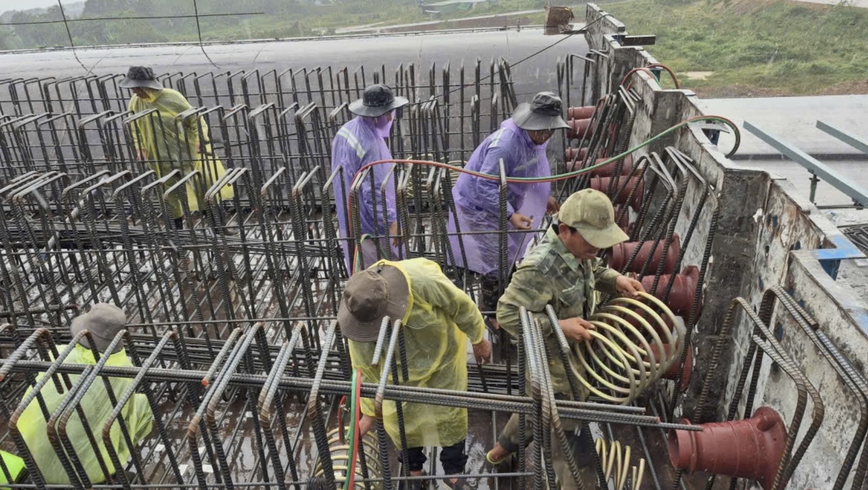 Bộ trưởng Trần Hồng Minh: Dốc toàn lực "trận đua cuối" thông xe kỹ thuật cao tốc vào 19/12- Ảnh 11.